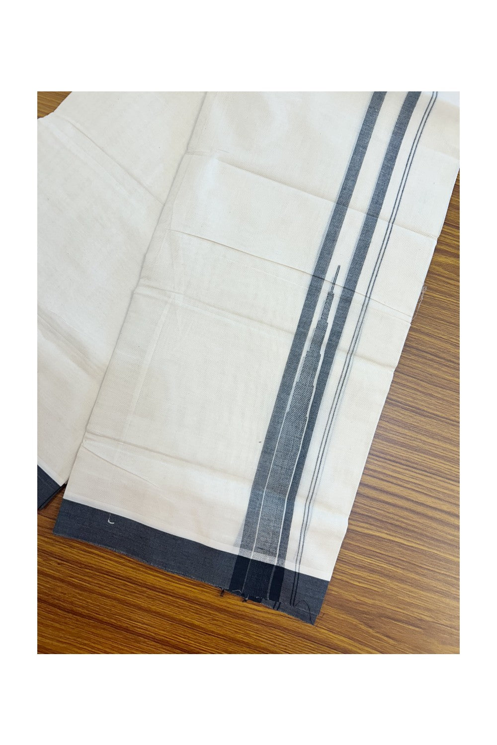 20% DISCOUNT! KaithariKada Balaramapuram 100% Cotton OFF WHITE Double (Unbleached) Mundu/Dhoti-100x80 - 1.5 inch Puliyilakkara Black shaded Temple Chutty kara 4 mtr (8.5 muzham) - 126KK5220 THI