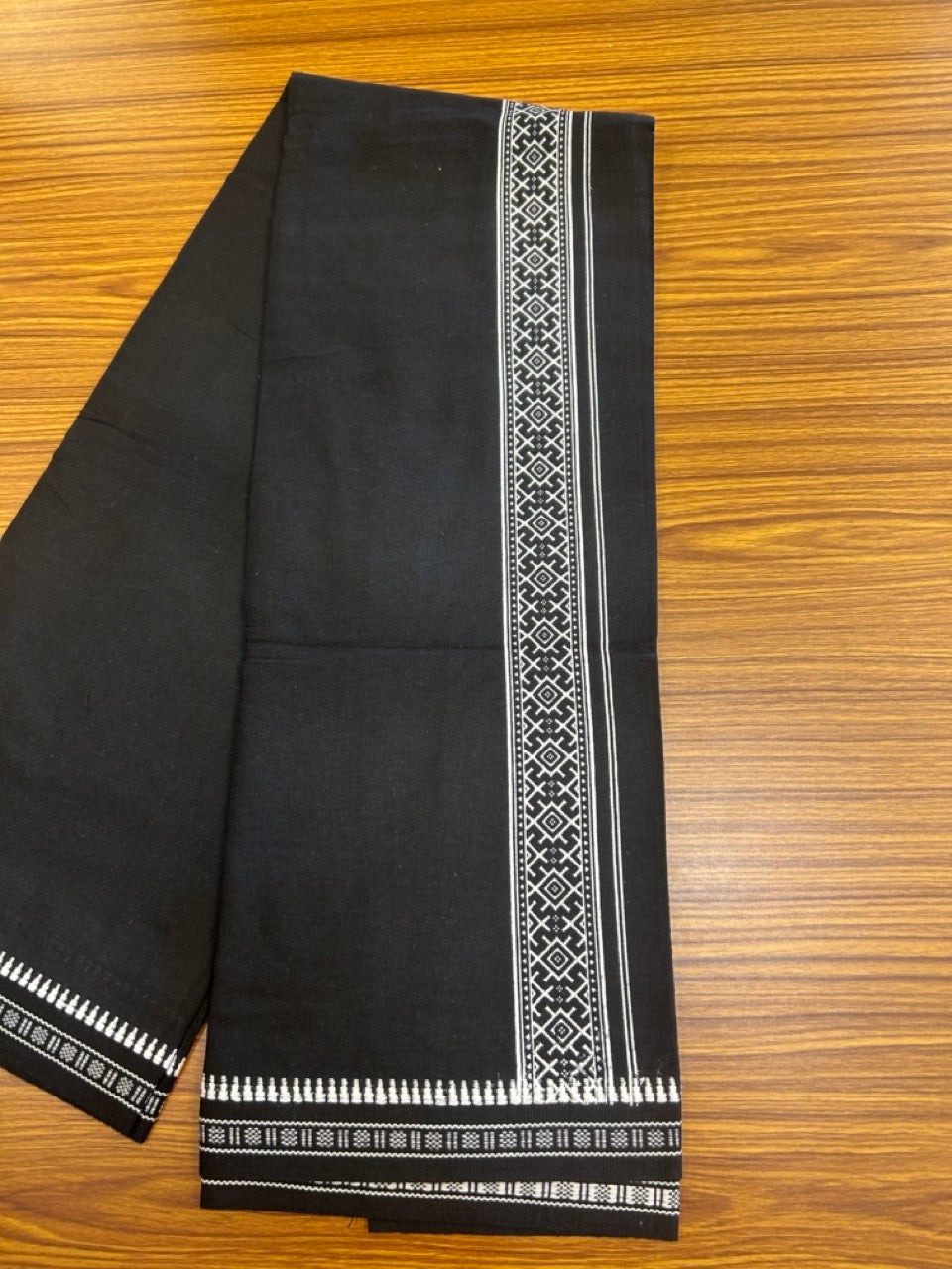 8% Discount!!! Kaitharikada Mixed Cotton Single Black - Kaily / Lungi - 3.25 inch Black Tribal Kuppadam Border (2 meter / 4 muzham) - 15KK8027 AS