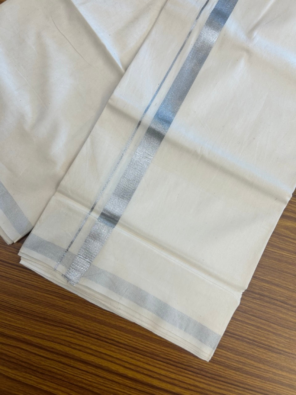 24% Discount !! KaithariKada Balaramapuram 100% Cotton Off white Single Mundu/Dhoti - Twisted 60s Thread- 0.75 inch Silver Kara (2 meter / 4 muzham) - 2 KK5245 GL
