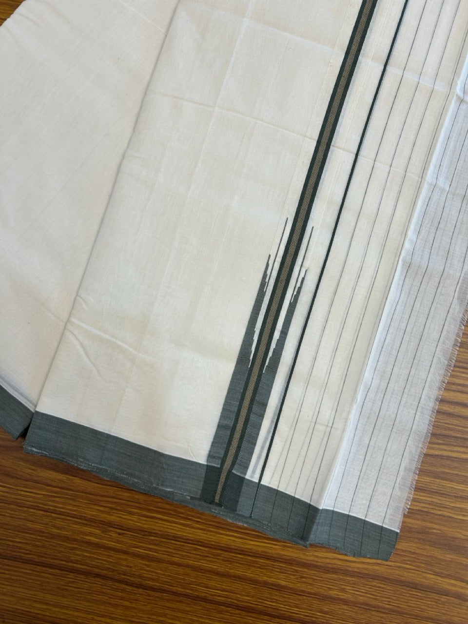 25% Discount!! KaithariKada HANDLOOM UNAKKUPAAV Balaramapuram - 100% PURE Cotton OFF White - (Unbleached) Double Mundu/Dothi - 100 x 80 - Brown Ash Sage Green Chutty Side Stripes Kara - 3.80 meter (8.5 Mulam) - 27 KK5249 REA
