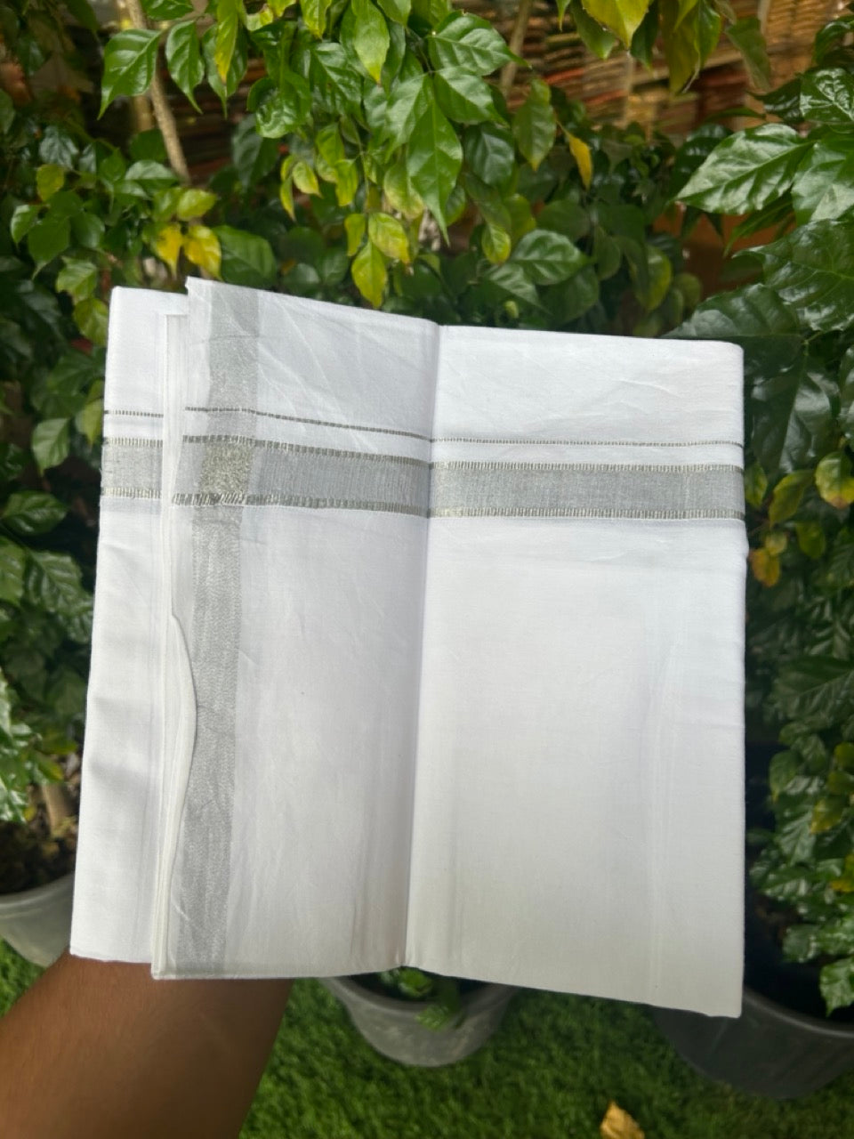 24% Discount !! KaithariKada Balaramapuram 100% Cotton Pure white Single Mundu/Dhoti - Twisted 60s Thread- 0.75 inch Silver Kara (2 meter / 4 muzham) - 3 KK5245 GL