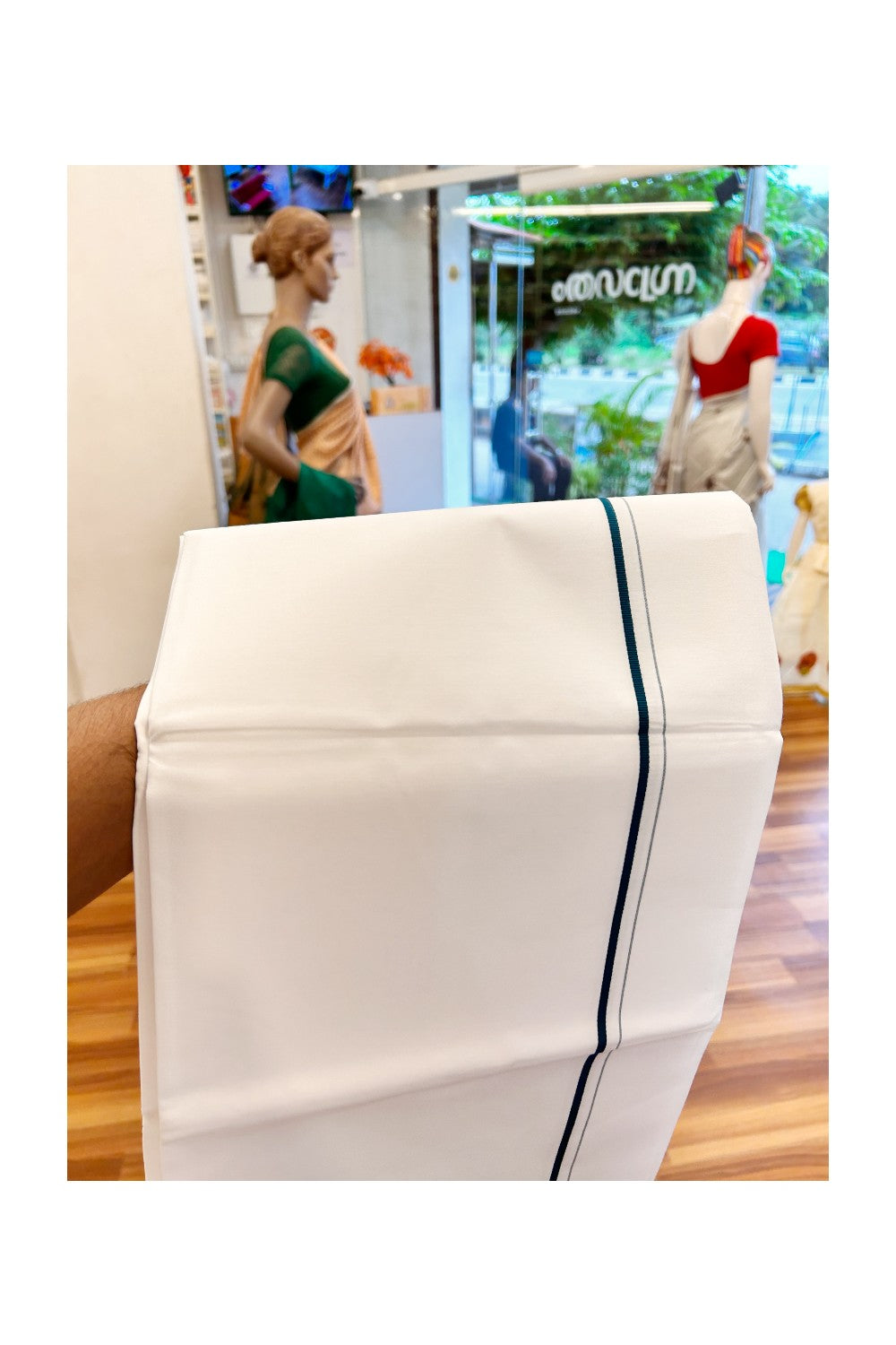 21% OFFER!! KaithariKada WRINKLE FREE Cotton PURE WHITE SINGLE Mundu/Dhoti-40X40 Peacock green 1 cm (2 meter / 4 muzham) Kara- 3uat