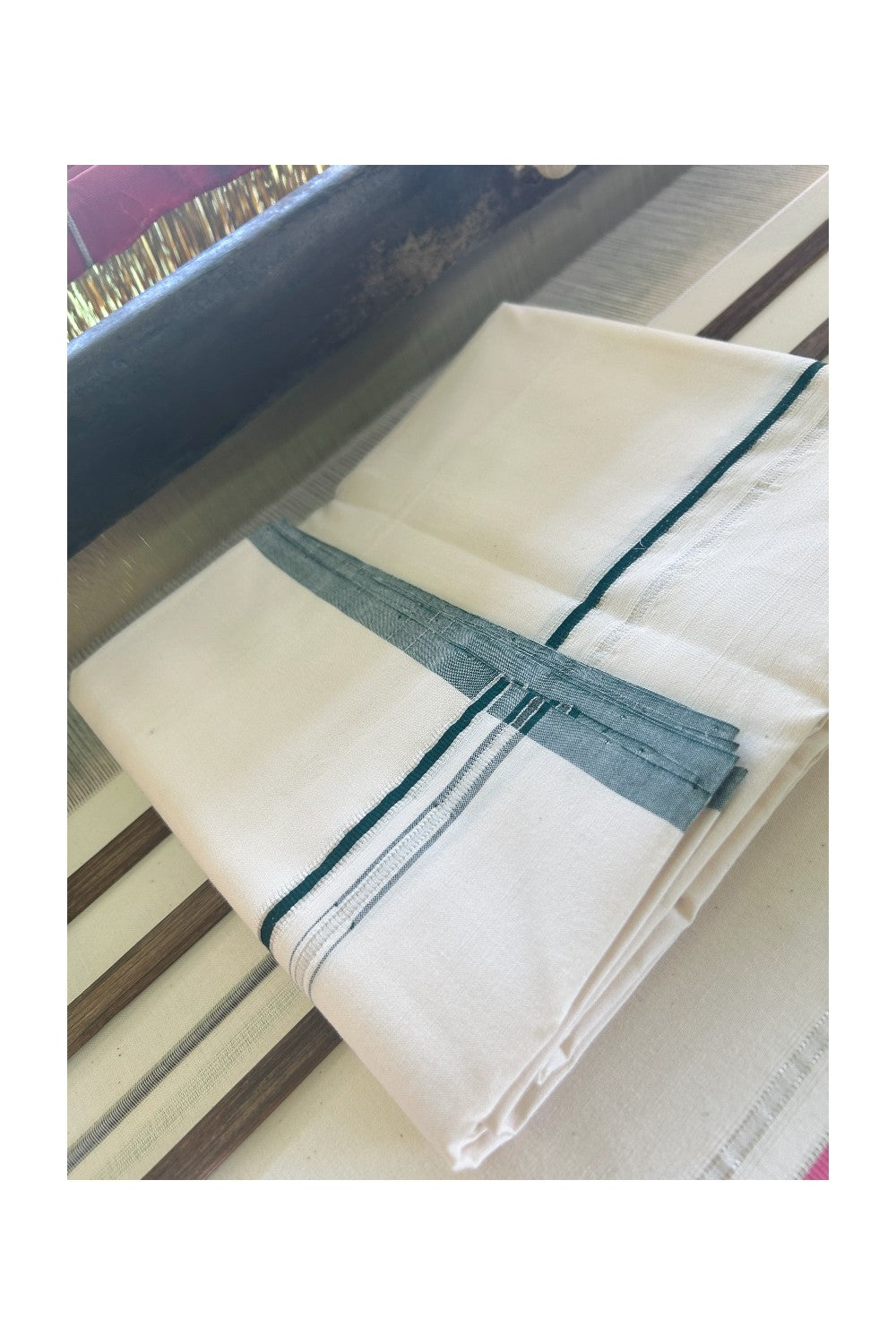 SIGNATURE KAITHARIKADA EXCLUSIVE SINGLE DHOTI - 25% Discount! 100% Cotton Balaramapuram HANDLOOM Single Mundu/Dhoti - Off White - (Unbleached) 0.25 Inch GREEN & SILVER KASAVU Chutty Kara (2 meter / 4 muzham) - 3KK502KK