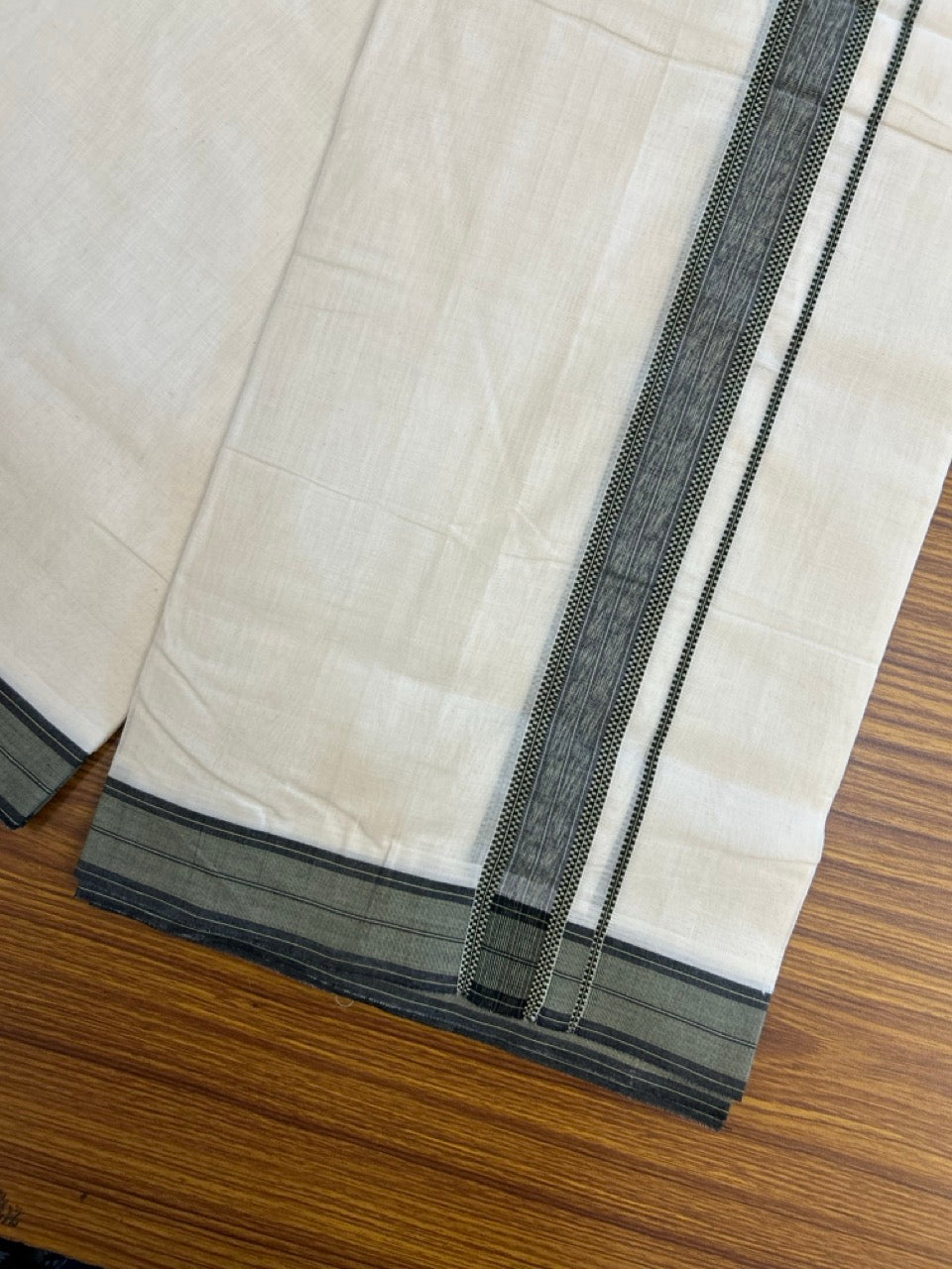 25% DISCOUNT!! KaithariKada HANDLOOM UNAKKUPAAV Balaramapuram - 100% PURE Cotton OFF White - (Unbleached) Double Mundu/Dothi - 100 x 80 - 1 inch Black Green Shaded 3.80 meter (8.5 mulam) - 41 KK5249 REA