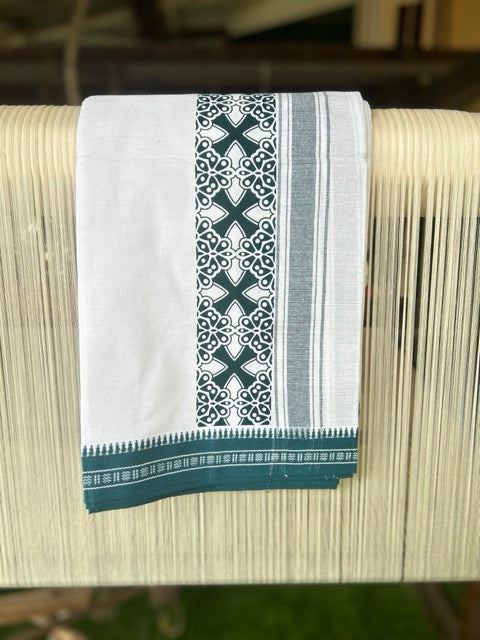 27% Discount!!! Kaitharikada Soft Cotton - Single Kaily / Lungi - 4.75 inch Peacock blue printed kara with White colour body - 4KK464AST