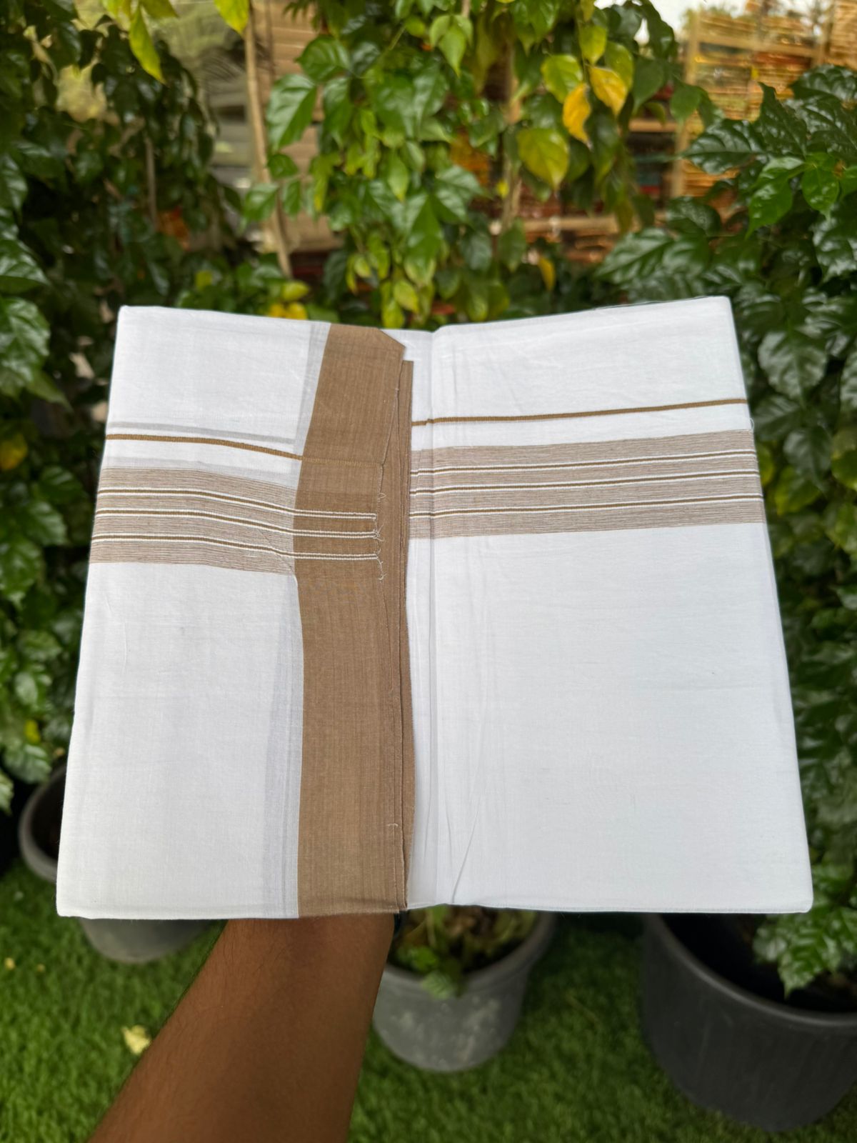 4.5 Meters (10 Muzham) - Pure white double 25% Discount ! KaithariKada Balaramapuram - 100% Pure Cotton 100x80 - Mundu/Dothi - 1.5 inch Brown Shaded Kara - 52 KK5258 THI