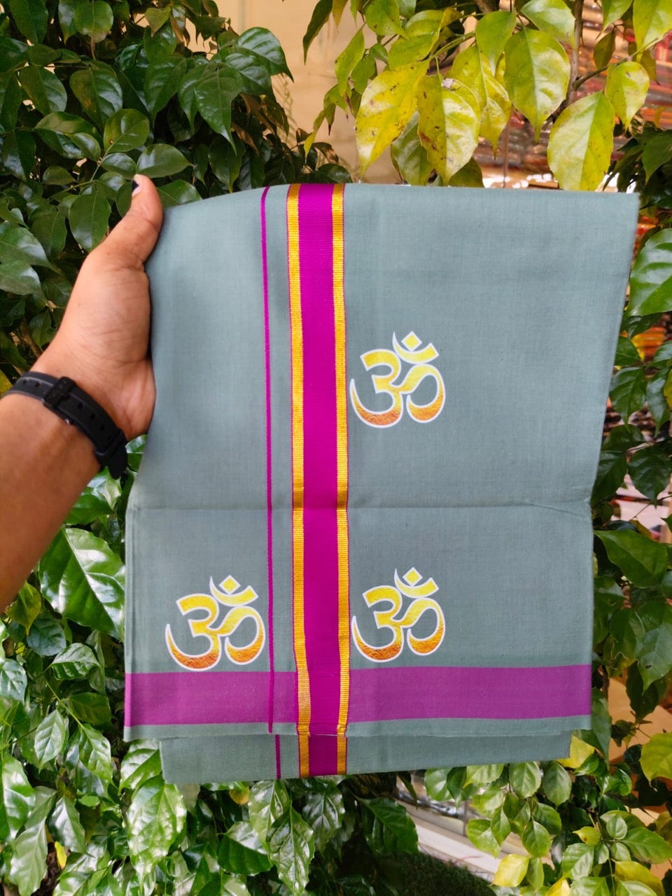 34% Discount ! Kaitharikada Pure Cotton - Single Kaily / Lungi -(40s)- 1 inch Violet & Gold Kasav Striped Ohm Printed Design kara with Green colour body (2 meter / 4 muzham) - 55 KK8028 GAN