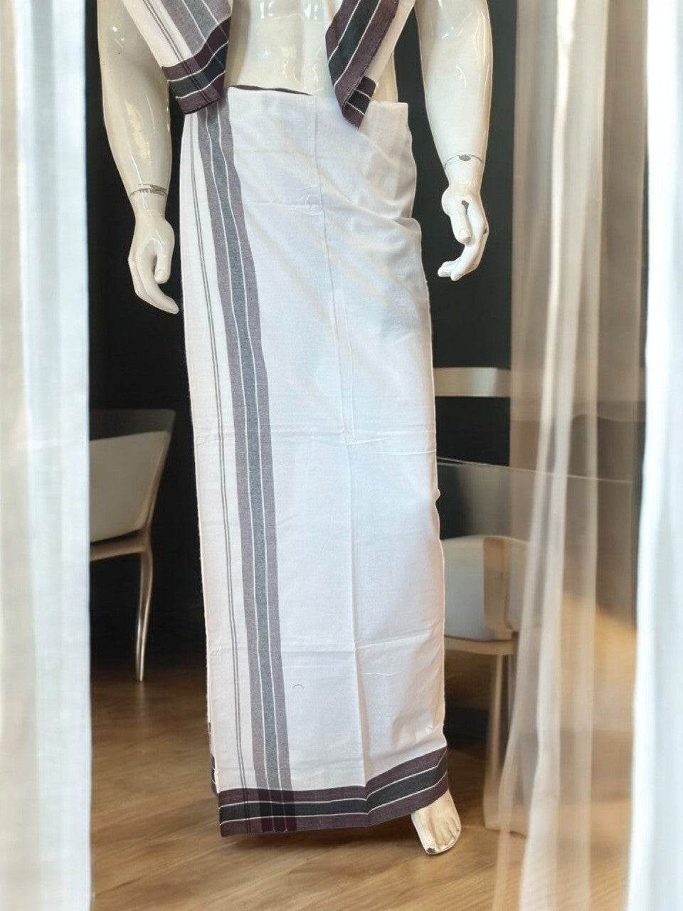 Kaitharikada Pure cotton Soft & Thick material 40s thread - Single Kaily / Lungi & Neriyath set - 4 inch Dark Maroon & Black kara - 1KK8001AS