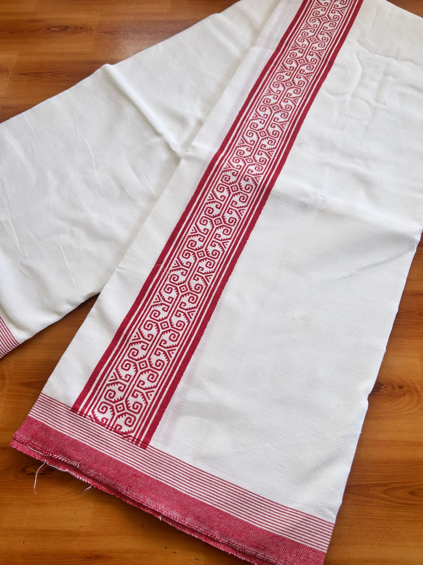 Kaitharikada - Single Kaily / Lungi - Mixed Cotton - 40s twisted - 2.5 inch Red Printed kara with White colour body (2 meter / 4 muzham) - 12 KK8074 SAT