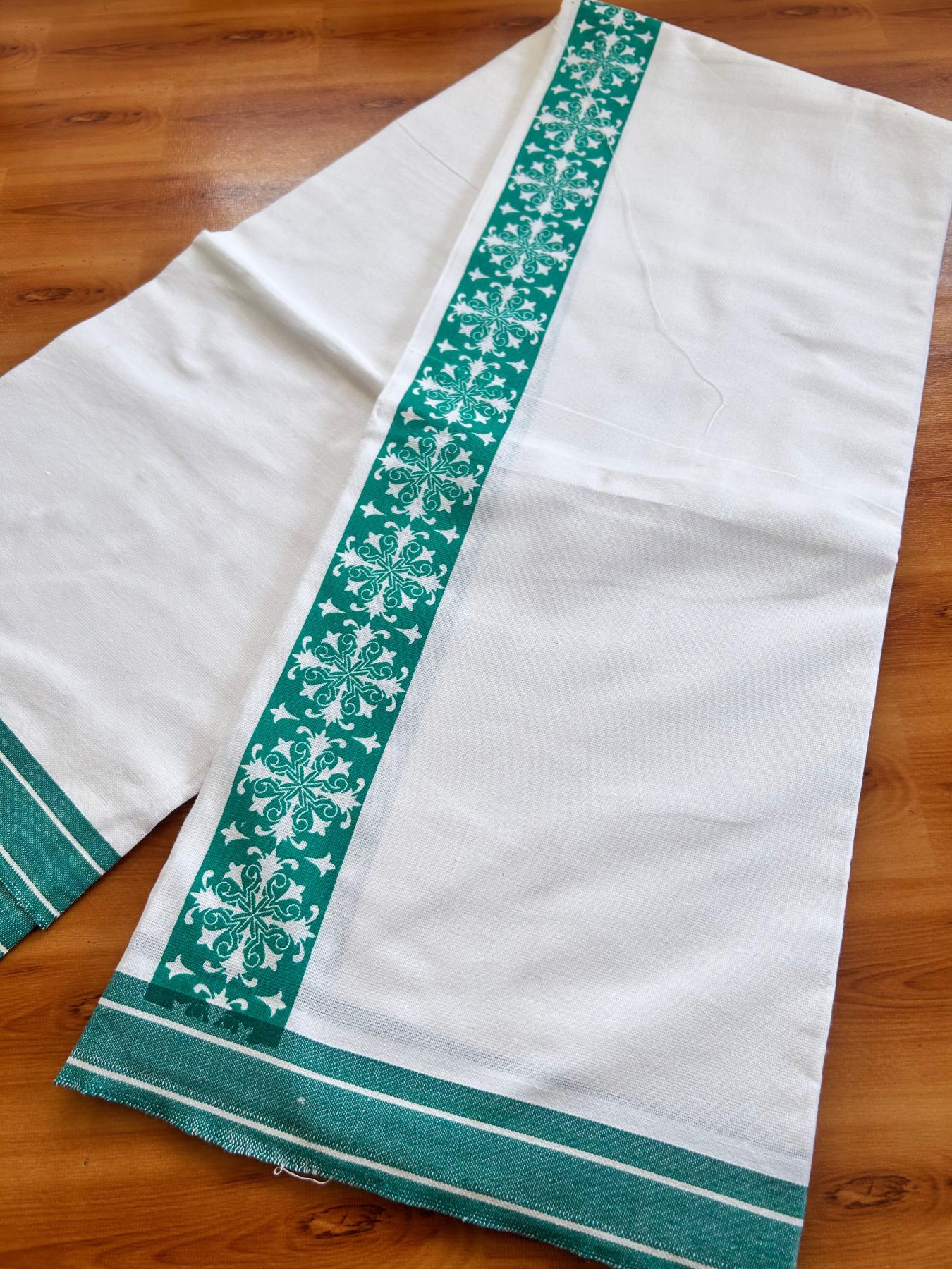 Kaitharikada - Single Kaily / Lungi - Mixed Cotton - 40s twisted - 2.5 inch Green Printed kara with White colour body (2 meter / 4 muzham) - 11 KK8074 SAT
