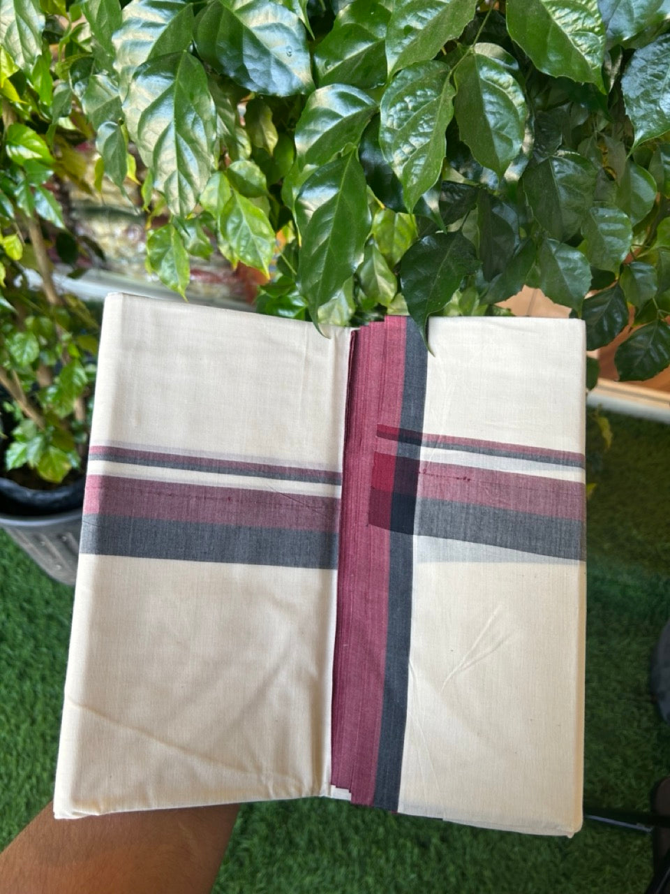 DMK Veshti - 20% DISCOUNT! KaithariKada 100% Cotton off white Double - (Unbleached) Mundu/Dhoti - 100X100 - 1.5 inch Black & Maroon shaded kara - 4 mtr (8.5 muzham)- 2KK5228 ASH