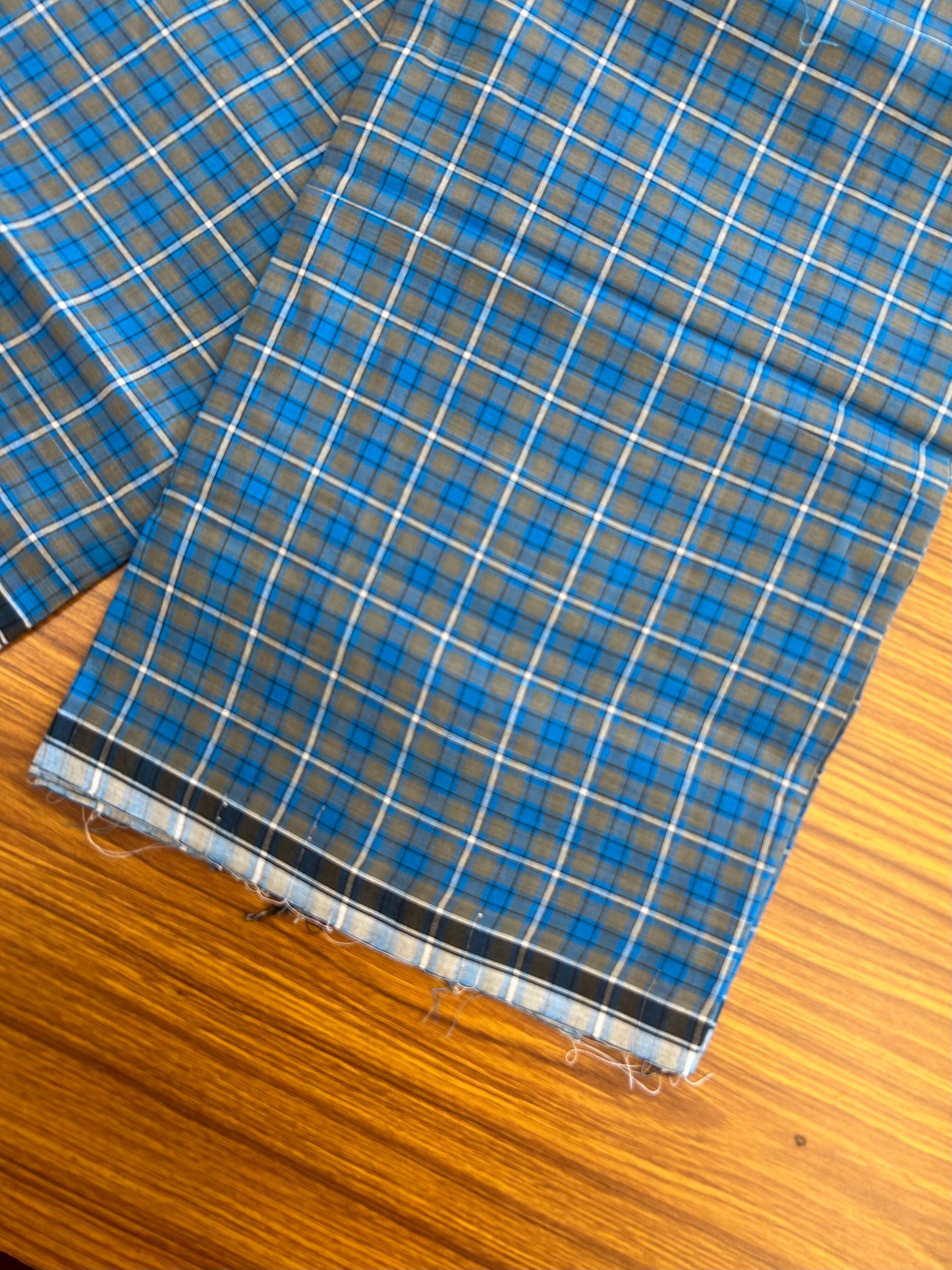 Premium Kathar Type Mund Pure cotton - Kaitharikada - Single Kaily / Lungi - 0.5 inch Black Border with Blue & Sand Brown Check body (2.50 meter / 5.36 muzham) - 6 KK8050 MUT