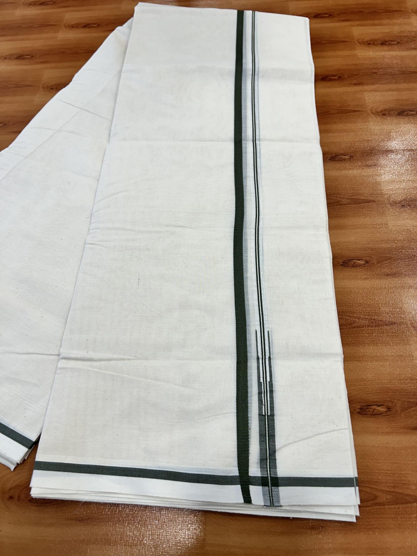 Double Off white Mundu/Dhoti - 20% Discount! KaithariKada Balaramapuram - 100% Cotton 100x100 - 0.75 inch Olive Green Chutty Kara 4 mtr (8.5 muzham) - 17 KK5407 ASH