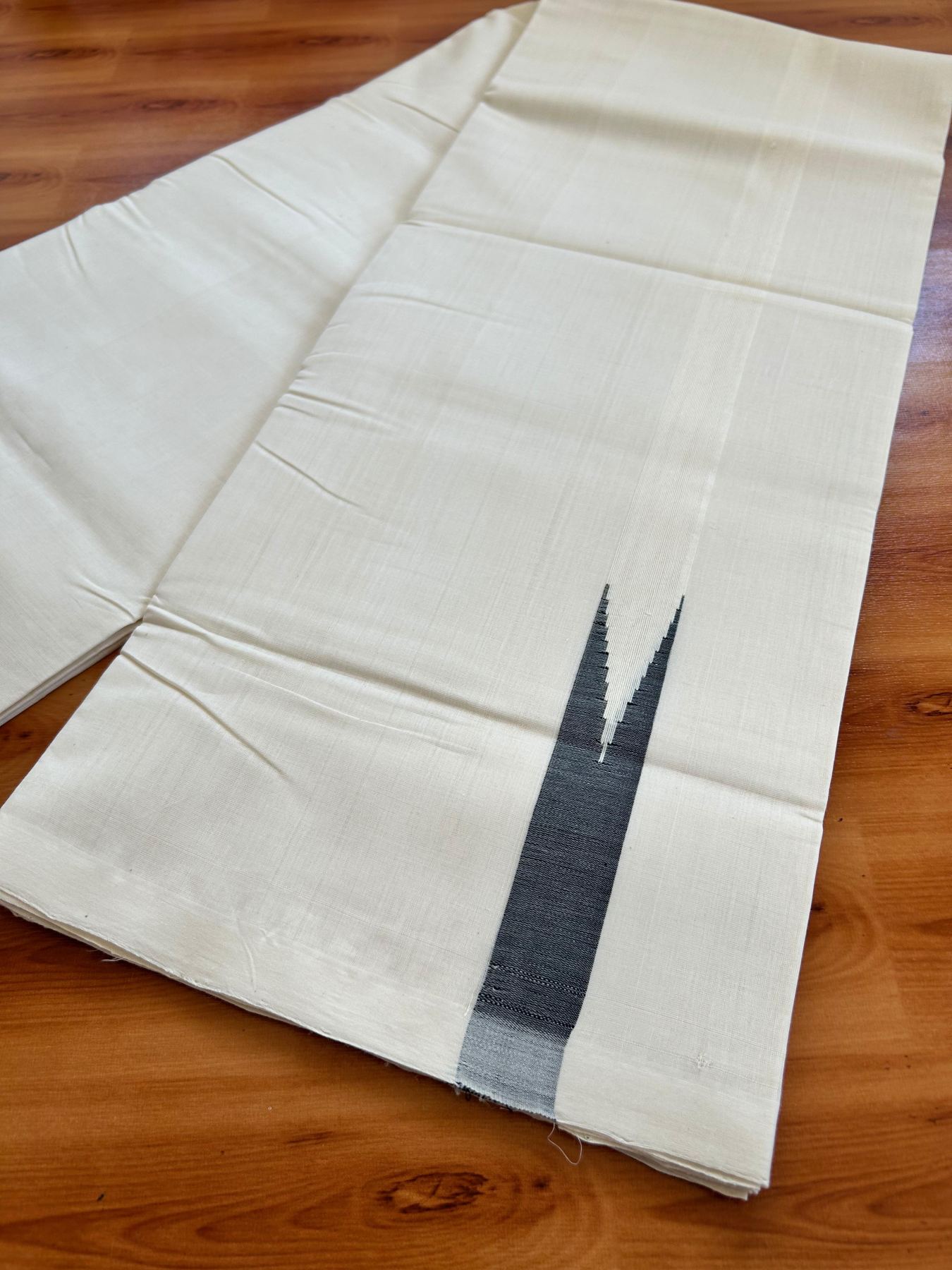 Off White - (Unbleached) Double Mundu/Dhoti -25% Discount!! KaithariKada Handloom Unakkupaav Kerala Handloom 100% Pure Cotton 100X80 - 1 inch Black Puliyilakkara chutty 3.80 meter & 4.00 meter (8 Muzham & 8.5 muzham) - 7 KK5488 REA