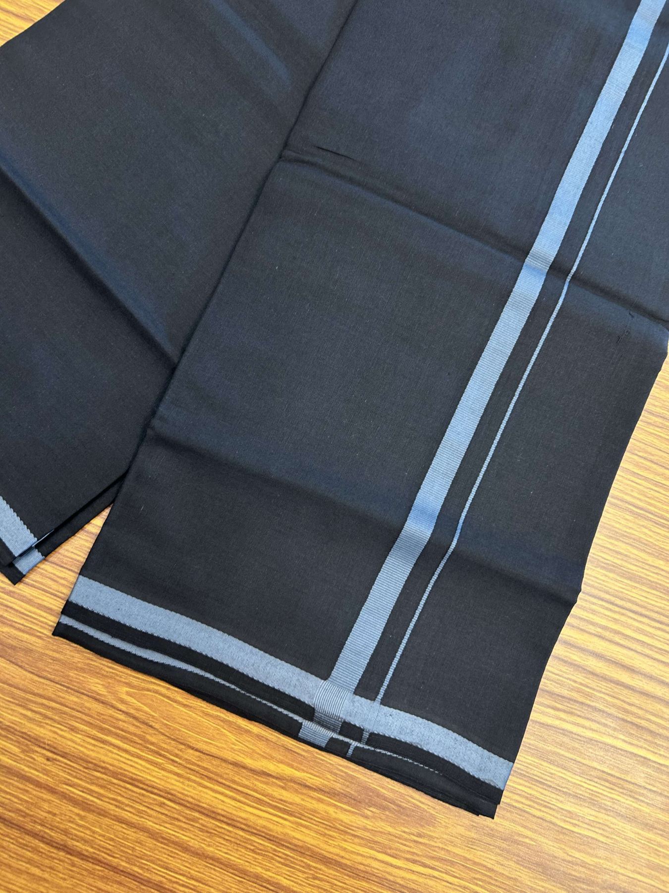 19% Discount!!! Kaitharikada - Single Kaily / Lungi - 60s - 1 cm Ash Black kara with Black colour body (2 meter / 4 muzham) - 7 KK8042 GAN
