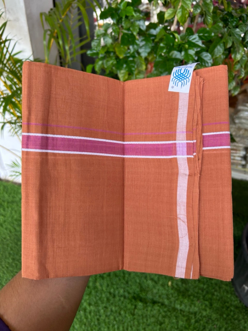 10% Discount !! KaithariKada 100% Pure Cotton - HANDLOOM Single Mundu/Dhoti KAVI Brown COLOUR BODY 2 cm White & Pink Shaded Kara (2 meter / 4 muzham)- 11KK8020ELA