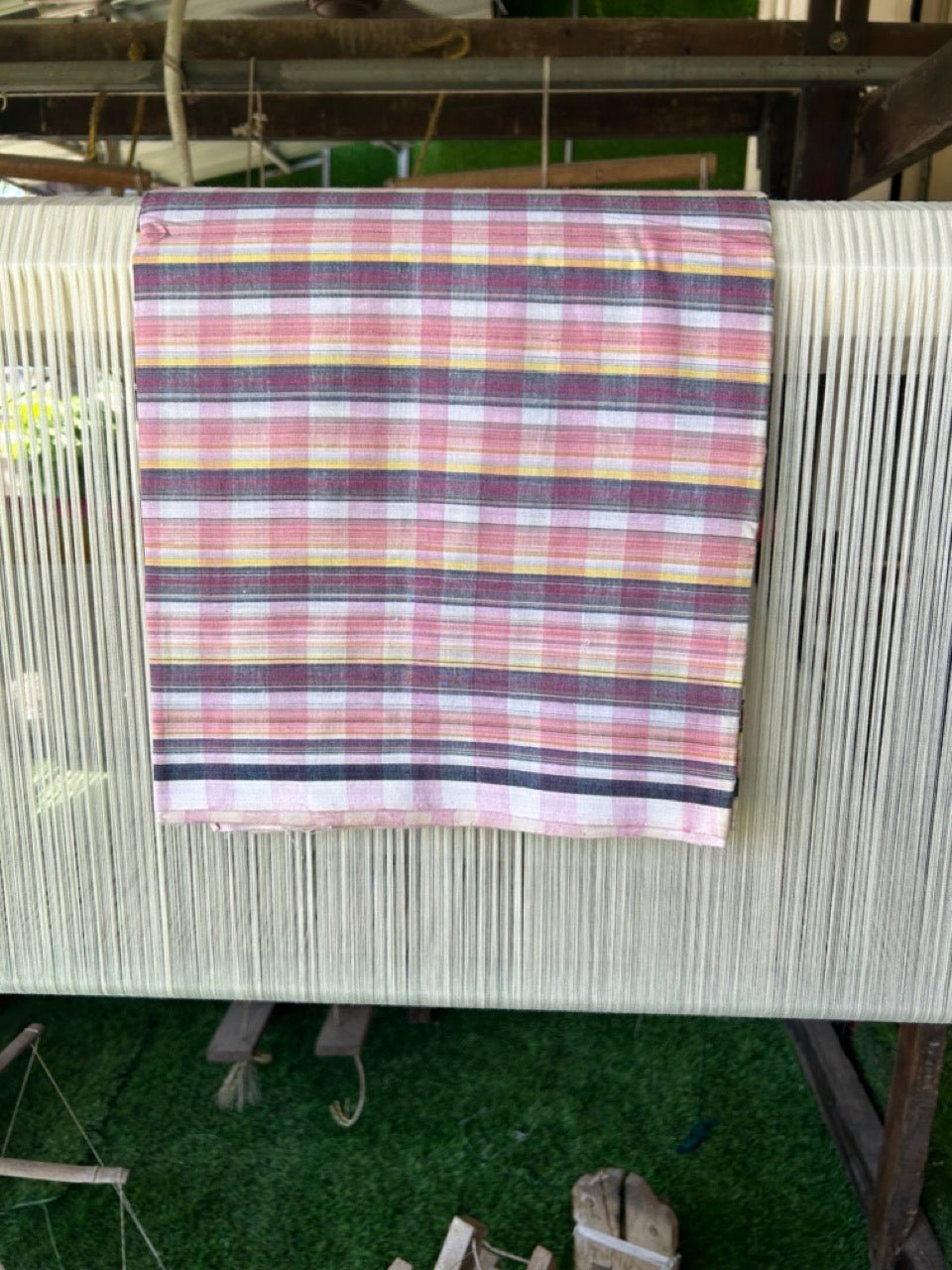 10% DISCOUNT ! KaithariKada Kalamachal 100% Pure Cotton - (80X80) Twisted Thread Handloom Single Mundu/Dhoti - Pink Check COLOUR BODY & Blue Yellow striped Kara- 35KK479KAL