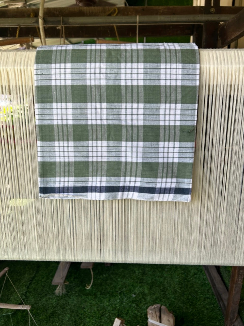 10% DISCOUNT ! KaithariKada Kalamachal 100% Pure Cotton -(80X80) Twisted Thread Handloom Single Mundu/Dhoti - Green Check COLOUR BODY & White striped Kara- 29KK479KAL