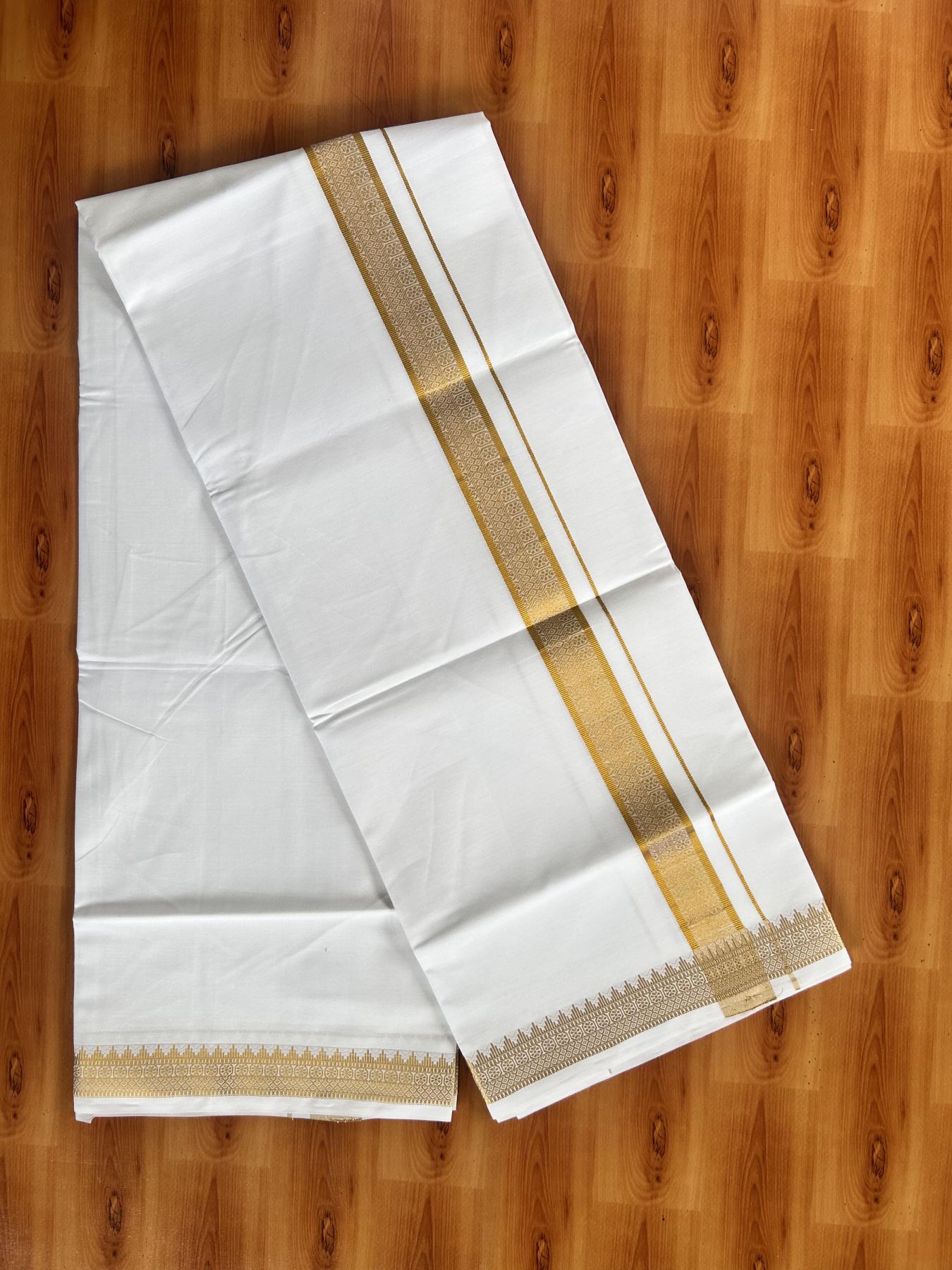 Single Pure White Mundu/Dhoti - 20% Discount!! Kaitharikada Balaramapuram Pure Cotton - 40s - 1.5 inch Gold Kasav Jacquard Design Kara 2 mtr (4 muzham) - 1 KK5405 GAN