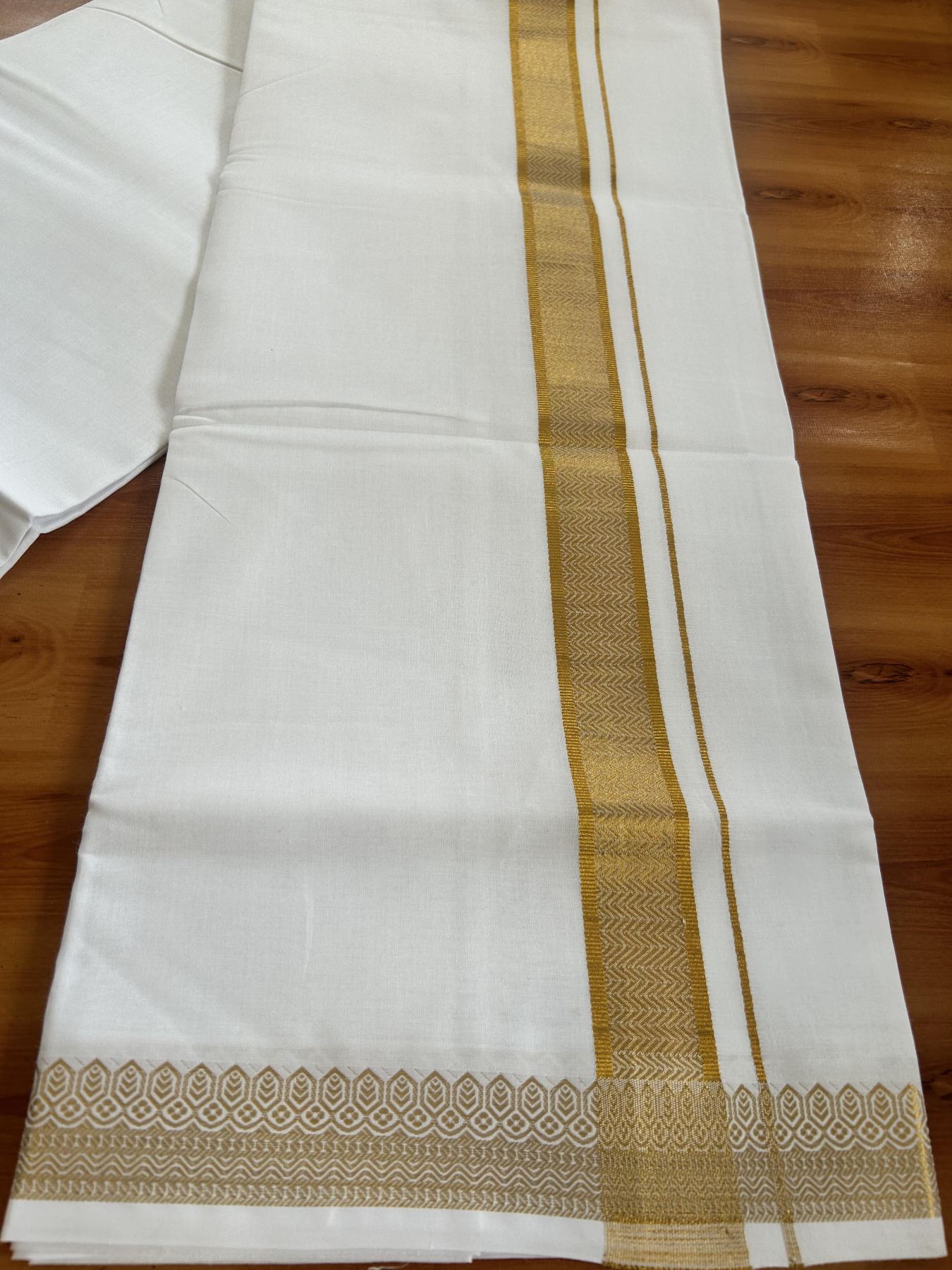 Double Pure White Mundu/Dhoti - 20% Discount!! Kaitharikada Balaramapuram Pure Cotton - 60s - 1.5 inch Gold Kasav Jacquard Design Kara 4 mtr (8.5 Muzham) - 3 KK5406 GAN