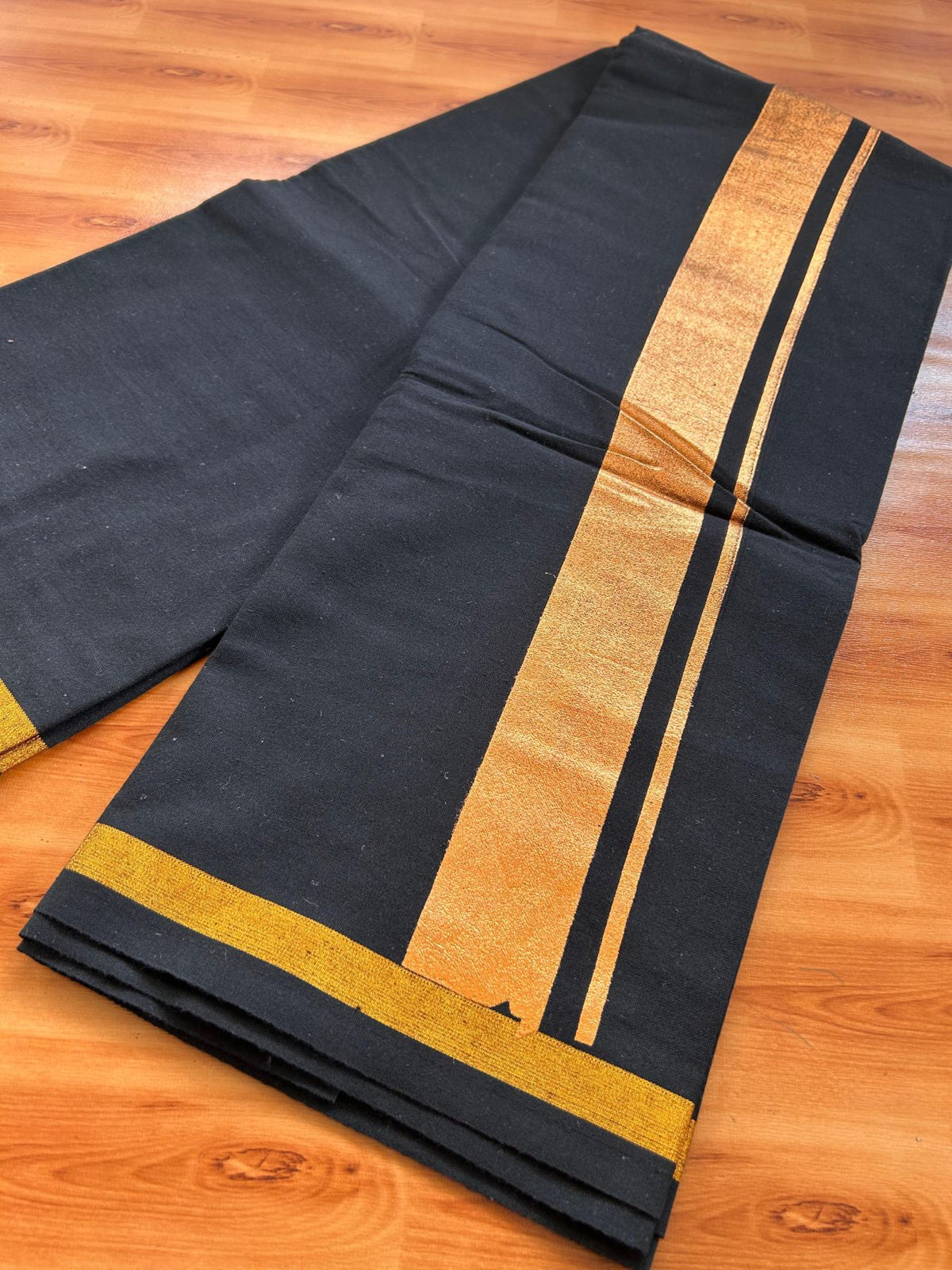 Kaitharikada - Single Kaily / Lungi - Mixed Cotton - 20s twisted - 2 inch Copper Kasav Kara with Black colour body (2 meter / 4 muzham) - 4 KK8085 GAN