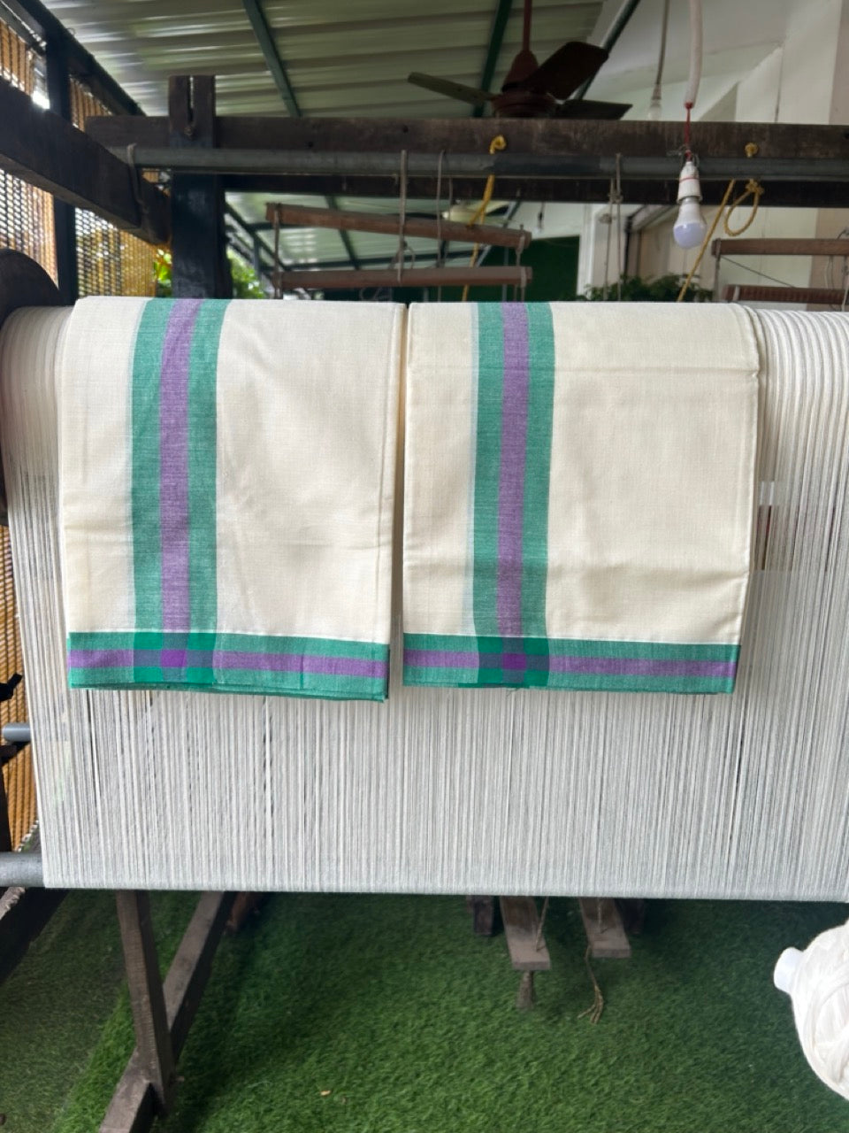 23% Discount!! KaithariKada - Kerala Cotton SINGLE SET MUND FOR WOMEN - Green & Violet Kara - 6KK7153 VIN