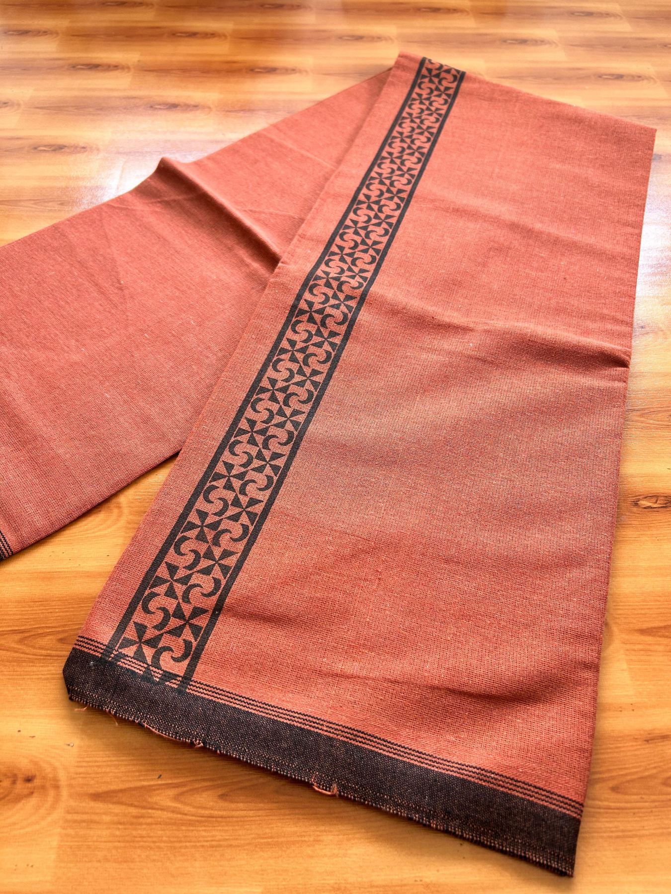 Single Kaily / Lungi - Kaitharikada - Mixed Cotton - 40s twisted - 1.75 inch Black Printed Design Stripes Kara With Kavi Colour Body (2 meter / 4 muzham) - 6 KK8075 SAT
