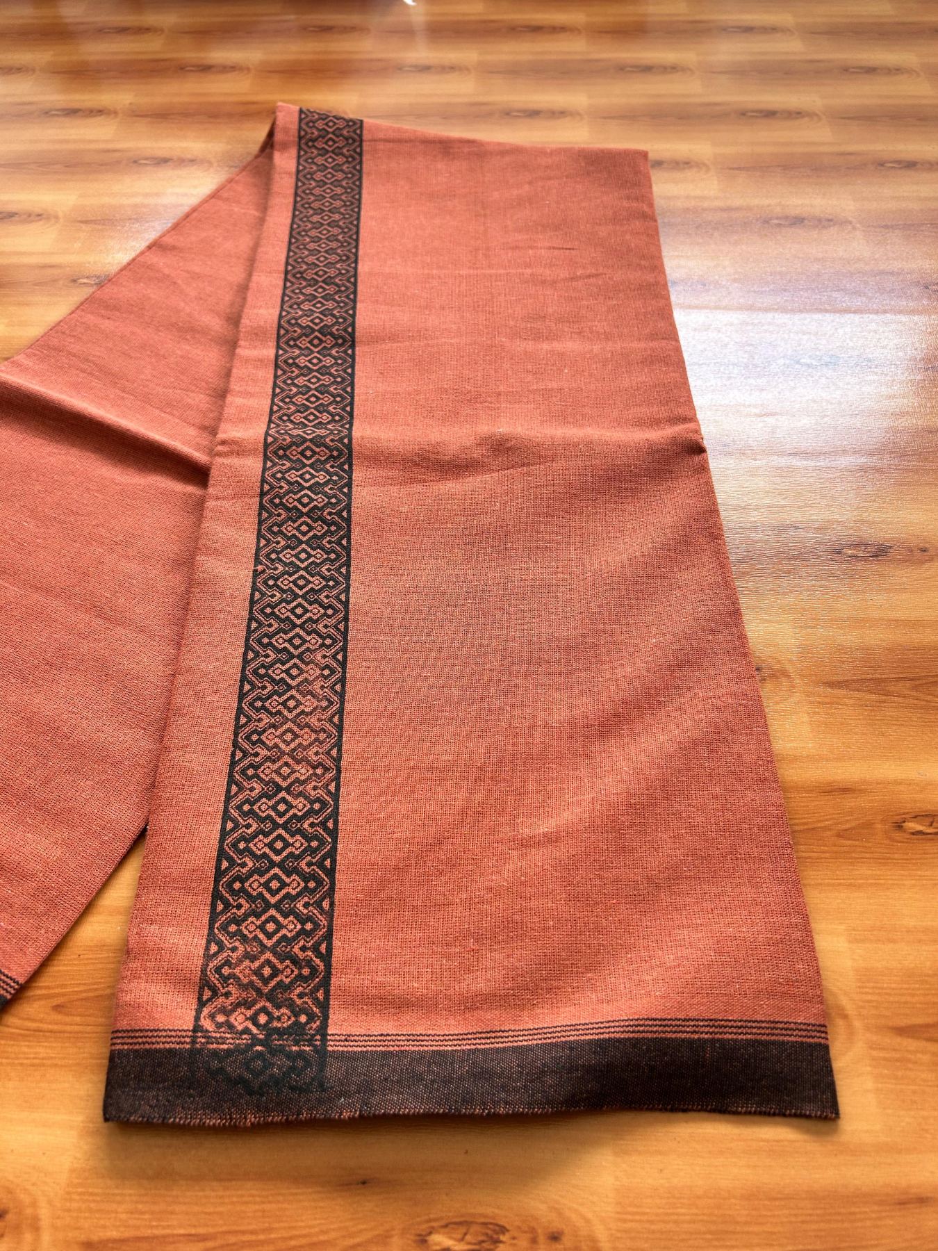 Single Kaily / Lungi - Kaitharikada - Mixed Cotton - 40s twisted - 1.75 inch Black Printed Design Stripes Kara With Kavi Colour Body (2 meter / 4 muzham) - 21 KK8075 SAT