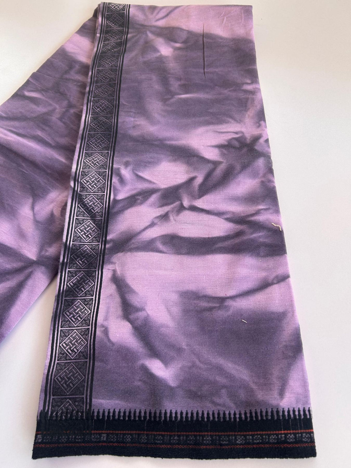 Single Kaily / Lungi - Kaitharikada - Mixed Cotton - 40s twisted - 1.75 inch Black Printed Design Kara With Light Purple & Black Shaded Colour Body (2 meter / 4 muzham) - 1 KK8088 SAT