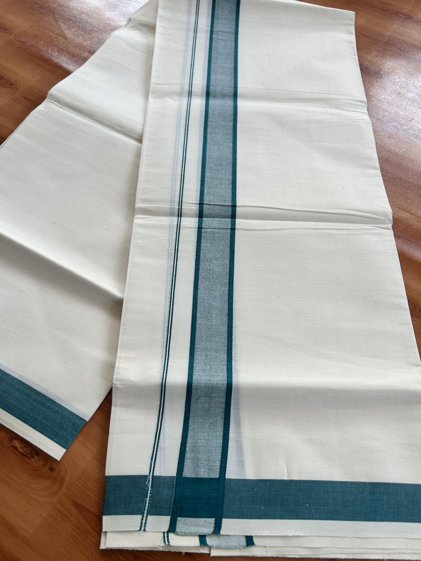 Single Off White - (Unbleached) Mundu/Dhoti - KaithariKada Balaramapuram Pure Cotton 70x30 - 1.25 inch Green Shaded Kara (2 meter / 4 muzham) - 1 KK5409 PMC