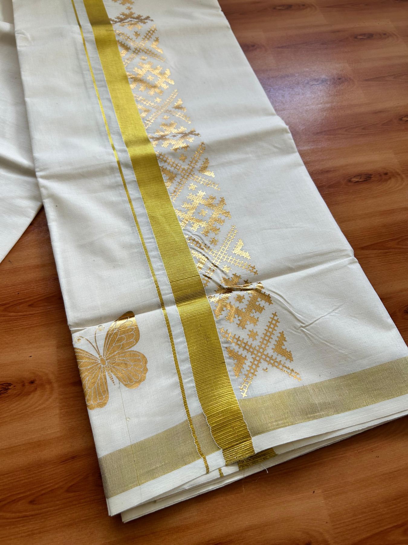 Double Off White (Unbleached) Mundu/Dhoti - 20% Discount!! KaithariKada Mixed Cotton (60s) - 3 inch Gold Kasav & Printed Designer Kara 4 mtr (8.5 Muzham) - 36 KK5487 CKS