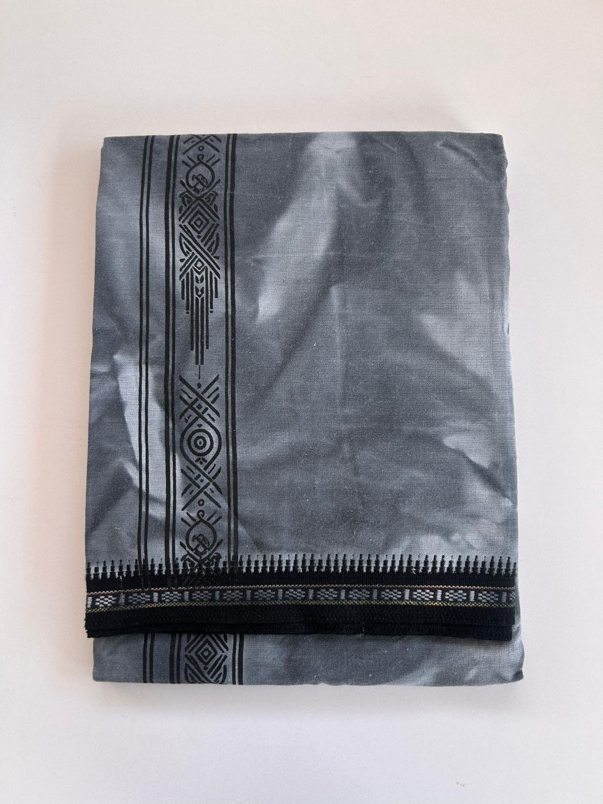 Single Kaily / Lungi - Kaitharikada - Mixed Cotton - 40s twisted - 1.5 inch Black Printed Design Kara With Ash Grey & Black Shaded Colour Body (2 meter / 4 muzham) - 8 KK8088 SAT