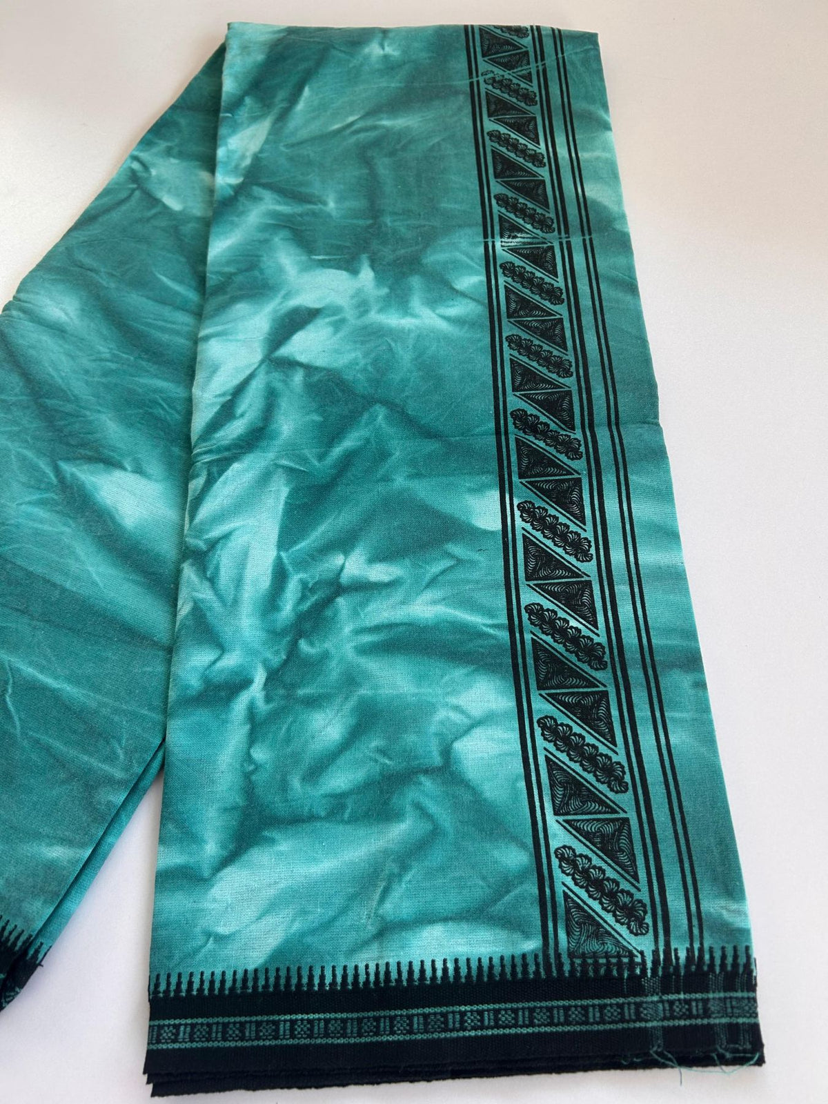 Single Kaily / Lungi - Kaitharikada - Mixed Cotton - 40s twisted - 2 inch Black Printed Design Kara With Sea Green & White Shaded Colour Body (2 meter / 4 muzham) - 19 KK8088 SAT