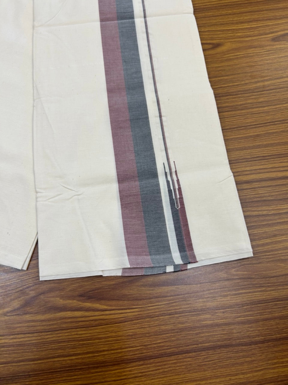 DMK Veshti - 20% DISCOUNT ! KaithariKada Balaramapuram 100% COTTON SINGLE OFF WHITE (Unbleached) Mundu/Dhoti-100X100 - 2 inch Puliyilakkara Maroon & Black Shaded Chutty Kara (2 meter / 4 muzham) - 1 KK5268 ASH