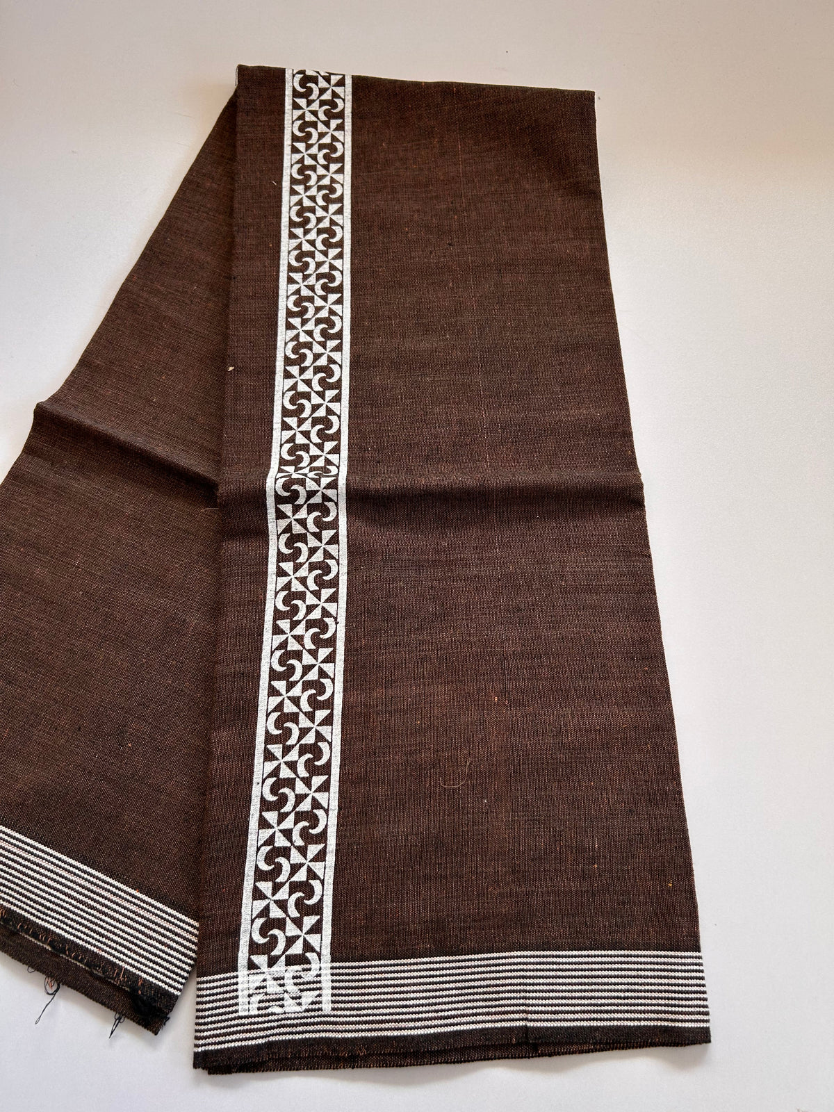 Single Kaily / Lungi - Kaitharikada - Mixed Cotton - 2/40s twisted - 2 inch White Printed Design Kara With Walnut Brown & Black Colour Body (2 meter / 4 muzham) - 22 KK8089 SAT