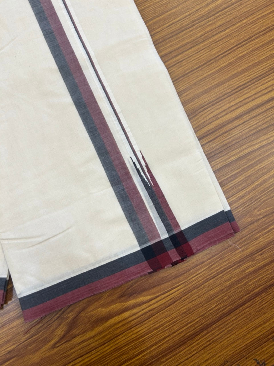 DMK Veshti - 20% DISCOUNT! KaithariKada 100% Cotton off white Double - (Unbleached) Mundu/Dhoti - 100X100 - 1 inch Puliyilakkara Black & Maroon Shaded Chutty kara - 27 KK5268 ASH