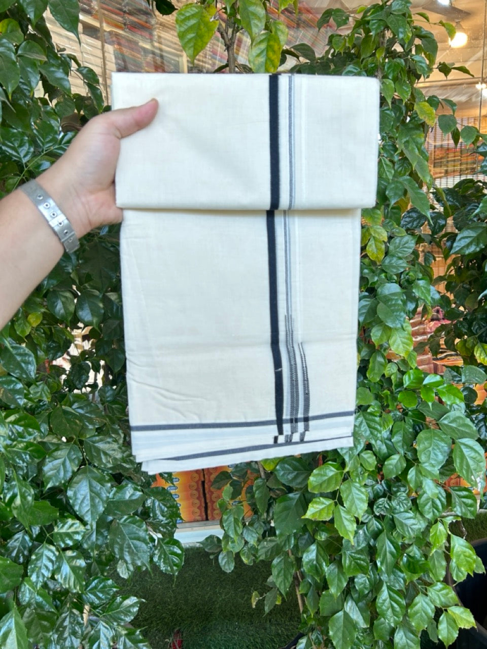 27% DISCOUNT!! KaithariKada Balaramapuram 100% Cotton off white Double - (Unbleached) Mundu/Dhoti-100x100 - 1 cm Puliyilakkara Black Double Chutty Kara - 9 KK5268 ASH