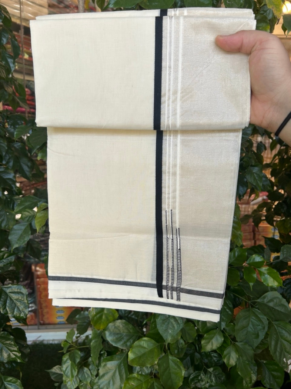25% DISCOUNT! KaithariKada Balaramapuram 100% Cotton OFF WHITE Double (Unbleached) Mundu/Dhoti-100x100 - 3 cm Puliyilakkara Black Kara Silver Tissue Side Double Chutty - 14 KK5268 ASH