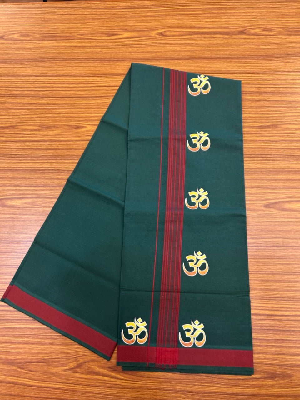 33% Discount ! Kaitharikada Pure Cotton - Single Kaily / Lungi -(40s)- 1.5 inch Maroon Red Striped Ohm Printed Design kara with Green colour body (2 meter / 4 muzham) - 4 KK8033 GAN