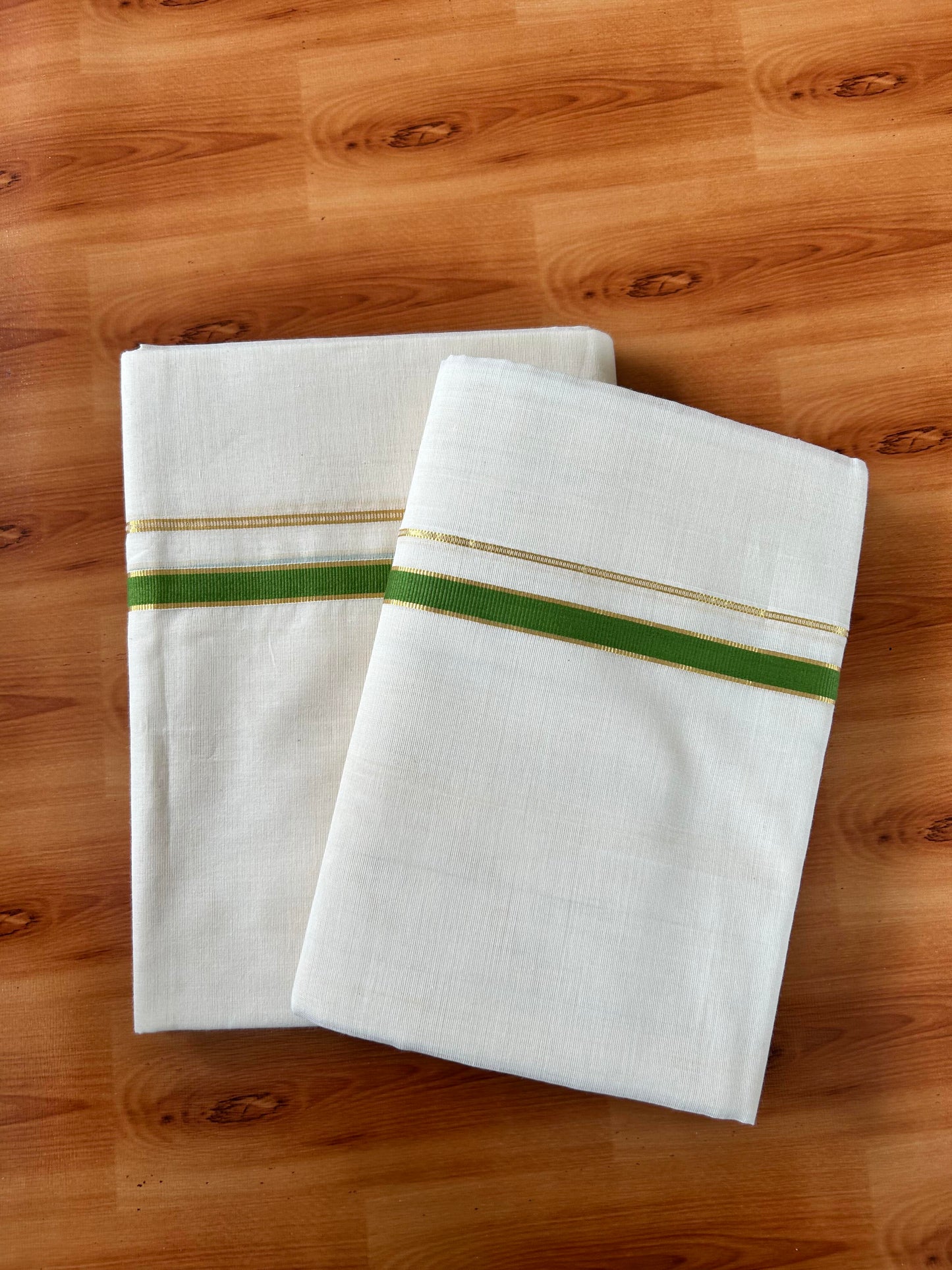 Off White Single Set Mundu 25% Discount !! KaithariKada Handloom Millpaav Balaramapuram - 100% Pure Cotton - 80X90 - 1 cm Puliyilakkara Gold Kasav & Green Chutty Kara - Mundu 2 mtr & Neriyath 2.65 & 2.62 mtr - 7 KK5458 SOM