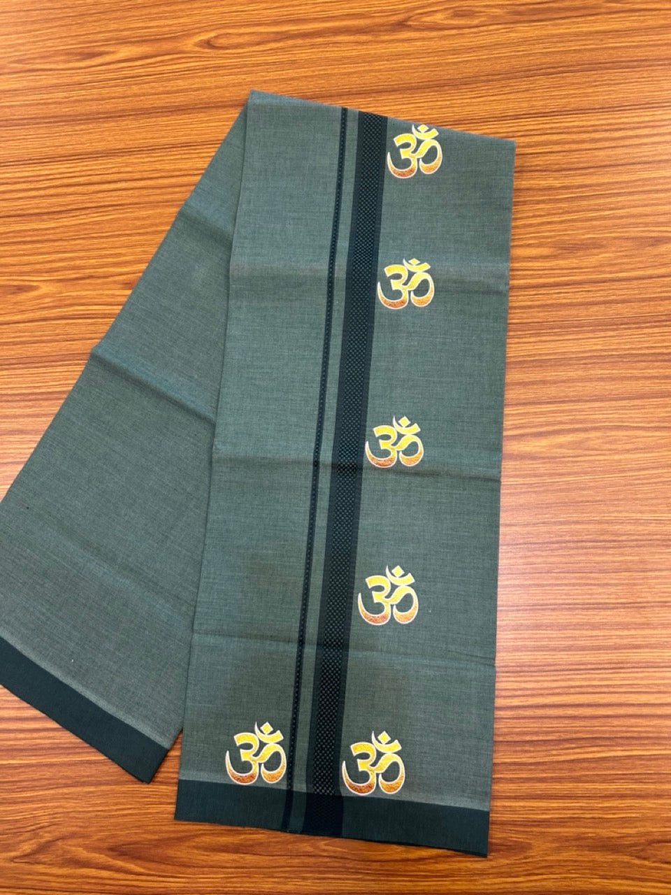 21% Discount ! Kaitharikada Pure Cotton - Single Kaily / Lungi -(40s)- 1 inch Dark Green Striped Ohm Printed Design kara with Green Shaded colour body (2 meter / 4 muzham) - 8 KK8033 GAN