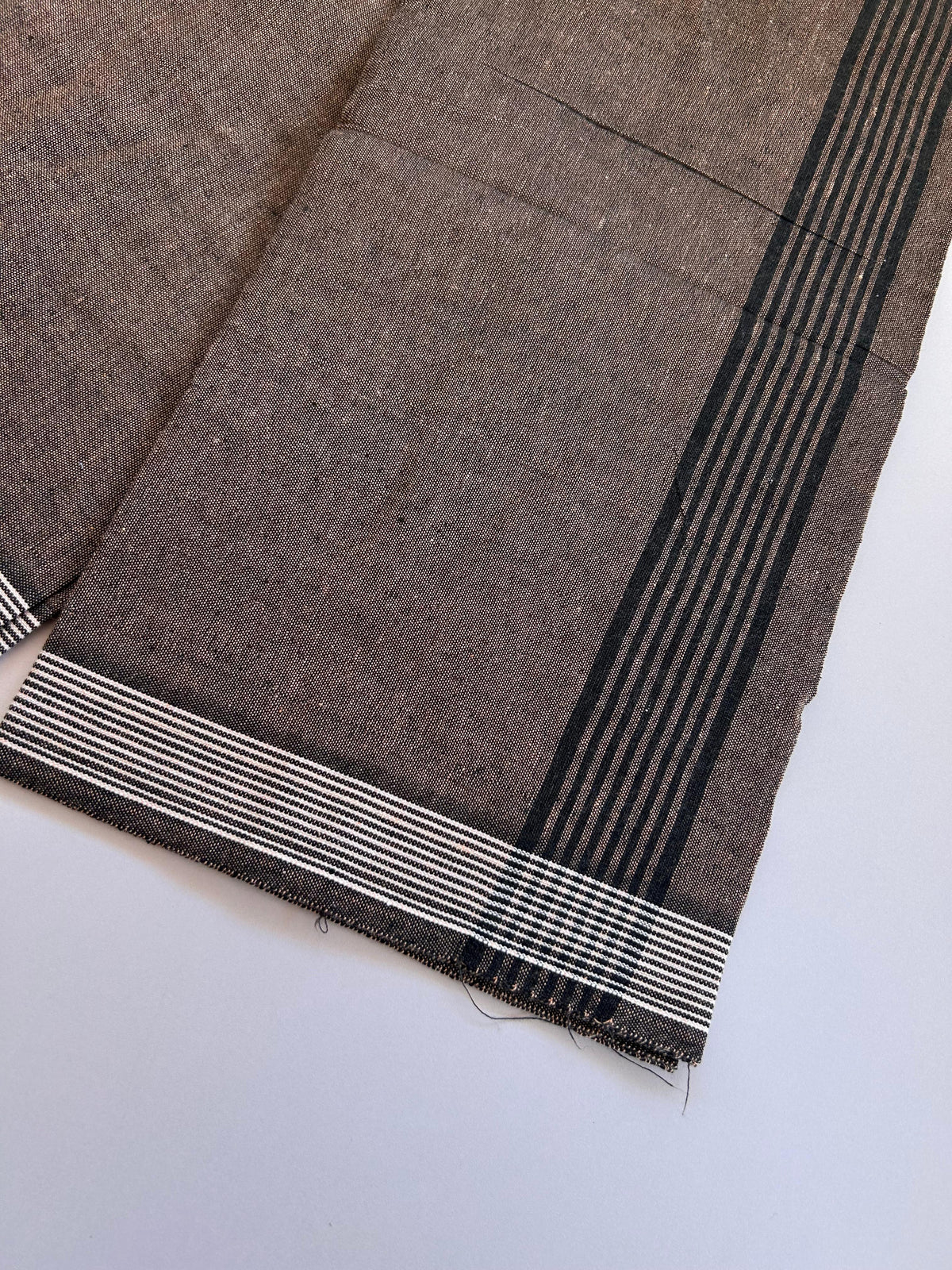 Kaitharikada - Single Kaily / Lungi - Mixed Cotton - (2/40s) twisted - 2 inch Black Striped kara with Dusty Peach & Black Shaded colour body (2 meter / 4 muzham) - 13 KK8089 SAT