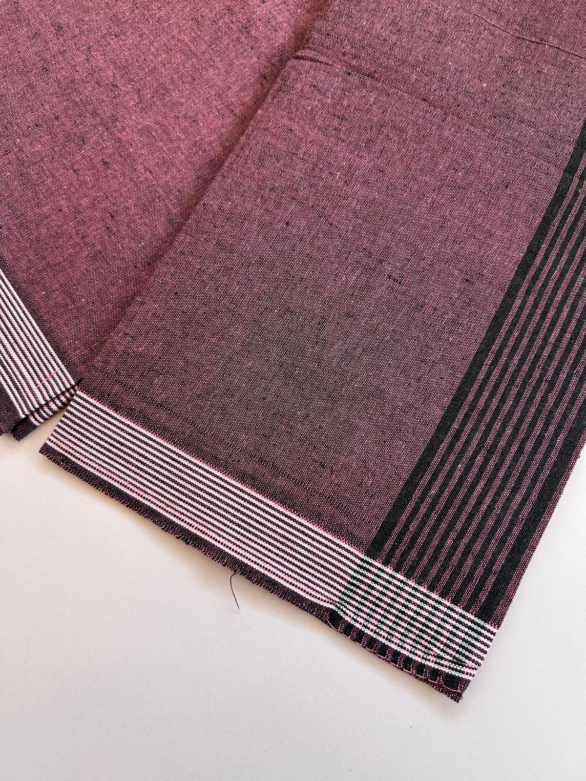 Kaitharikada - Single Kaily / Lungi - Mixed Cotton - (2/40s) twisted - 2.25 inch Black Striped kara with Dusty Pink & Black Shaded colour body (2 meter / 4 muzham) - 14 KK8089 SAT
