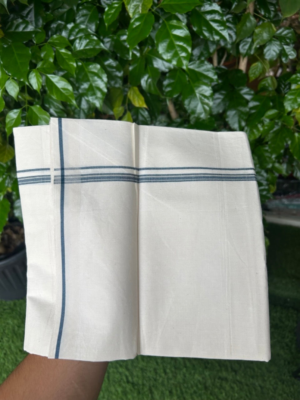 24% Discount !! KaithariKada Balaramapuram 100% Cotton OFF WHITE (Unbleached) Single Mundu/Dhoti - Twisted 60s Thread - 0.8 cm Navy blue shaded striped Kara (2 meter / 4 muzham) - 53KK5241 GL