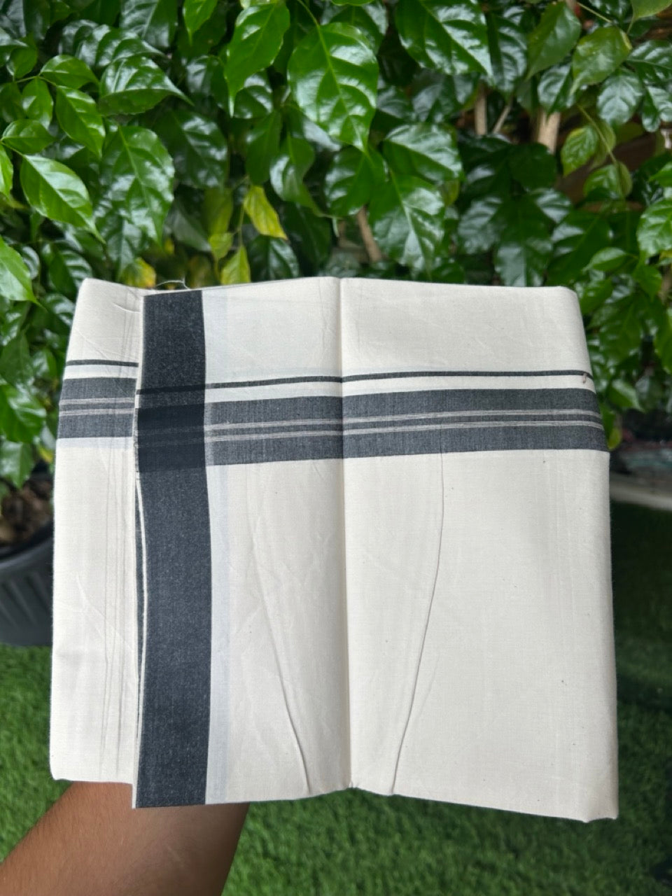 24% Discount !! KaithariKada Balaramapuram 100% Cotton OFF WHITE (Unbleached) Single Mundu/Dhoti - Twisted 60s Thread - 3 cm Black shaded striped Kara (2 meter / 4 muzham) - 35KK5241 GL