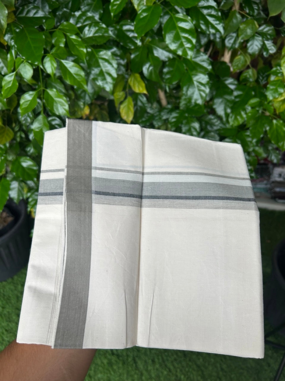 24% Discount !! KaithariKada Balaramapuram 100% Cotton OFF WHITE (Unbleached) Single Mundu/Dhoti - Twisted 60s Thread - 1.25 inch Dark Greyish brown shaded Black striped Kara (2 meter / 4 muzham) - 51KK5241 GL