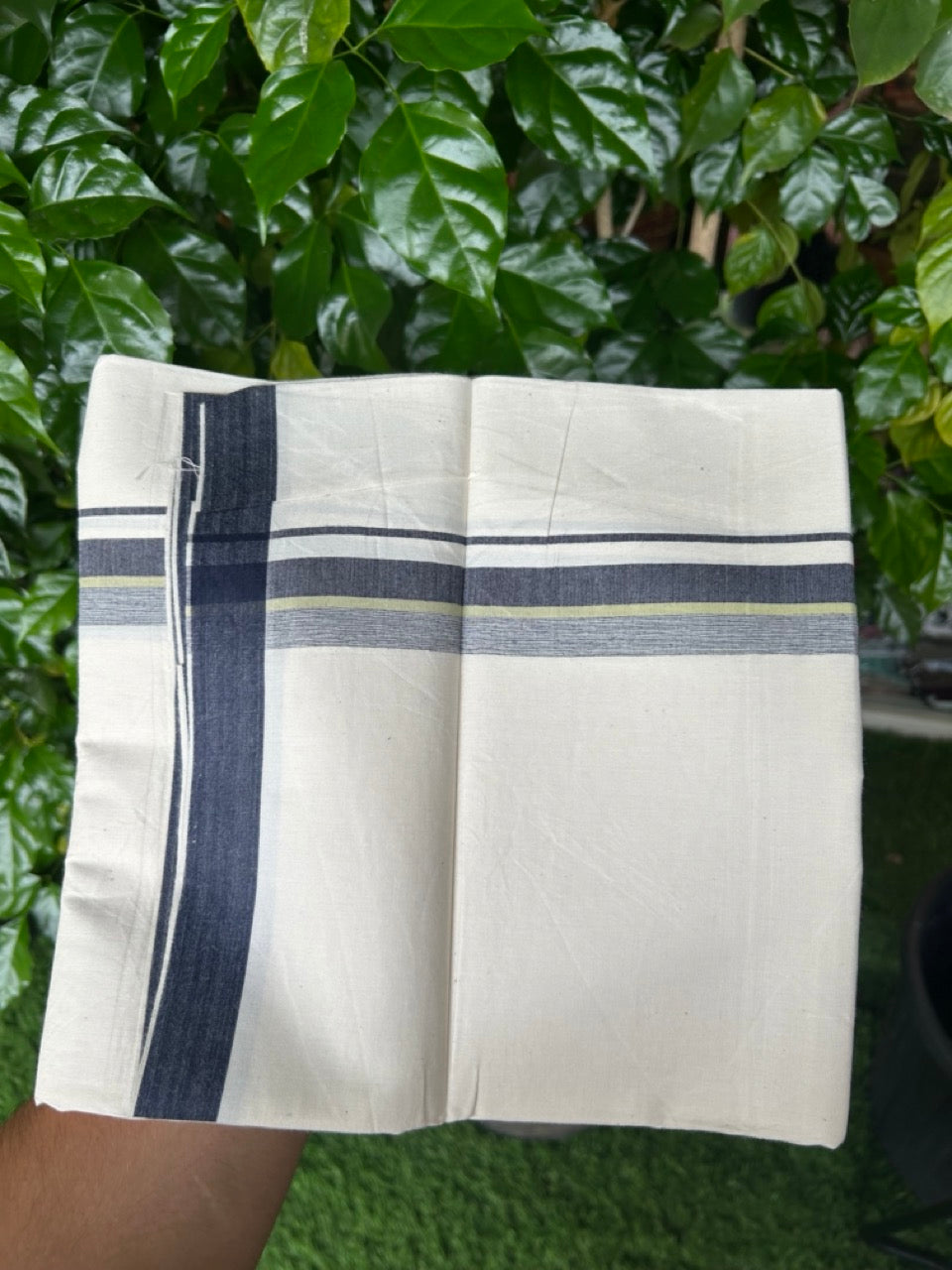 24% Discount !! KaithariKada Balaramapuram 100% Cotton OFF WHITE (Unbleached) Single Mundu/Dhoti - Twisted 60s Thread - 1 inch Navy Blue & White shaded Light Yellow green striped Kara (2 meter / 4 muzham) - 50KK5241 GL