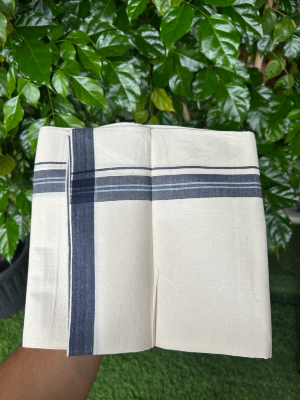 24% Discount !! KaithariKada Balaramapuram 100% Cotton OFF WHITE (Unbleached) Single Mundu/Dhoti - Twisted 60s Thread - 1 inch Navy blue & black shaded striped Kara (2 meter / 4 muzham) - 37KK5241 GL