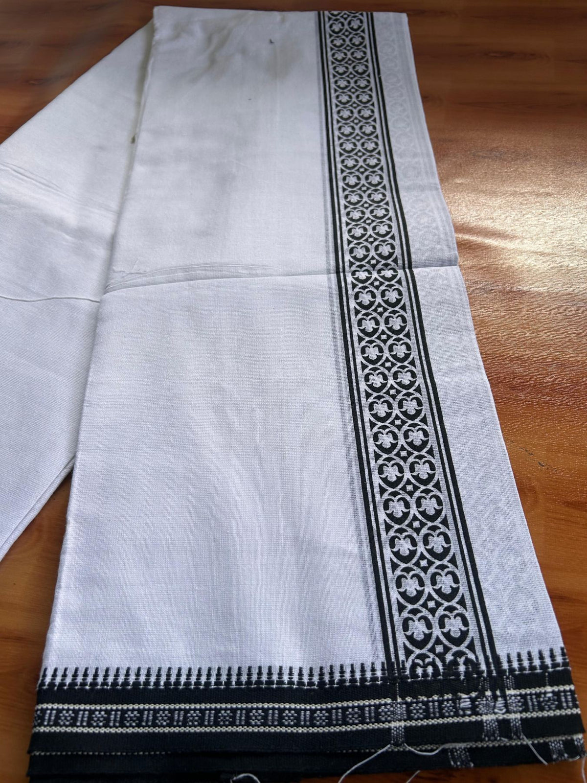 Single Kaily / Lungi - Kaitharikada - Mixed Cotton - 40s twisted - 2 inch Black Printed Design Kara With White Colour Body (2 meter / 4 muzham) - 28 KK8088 SAT
