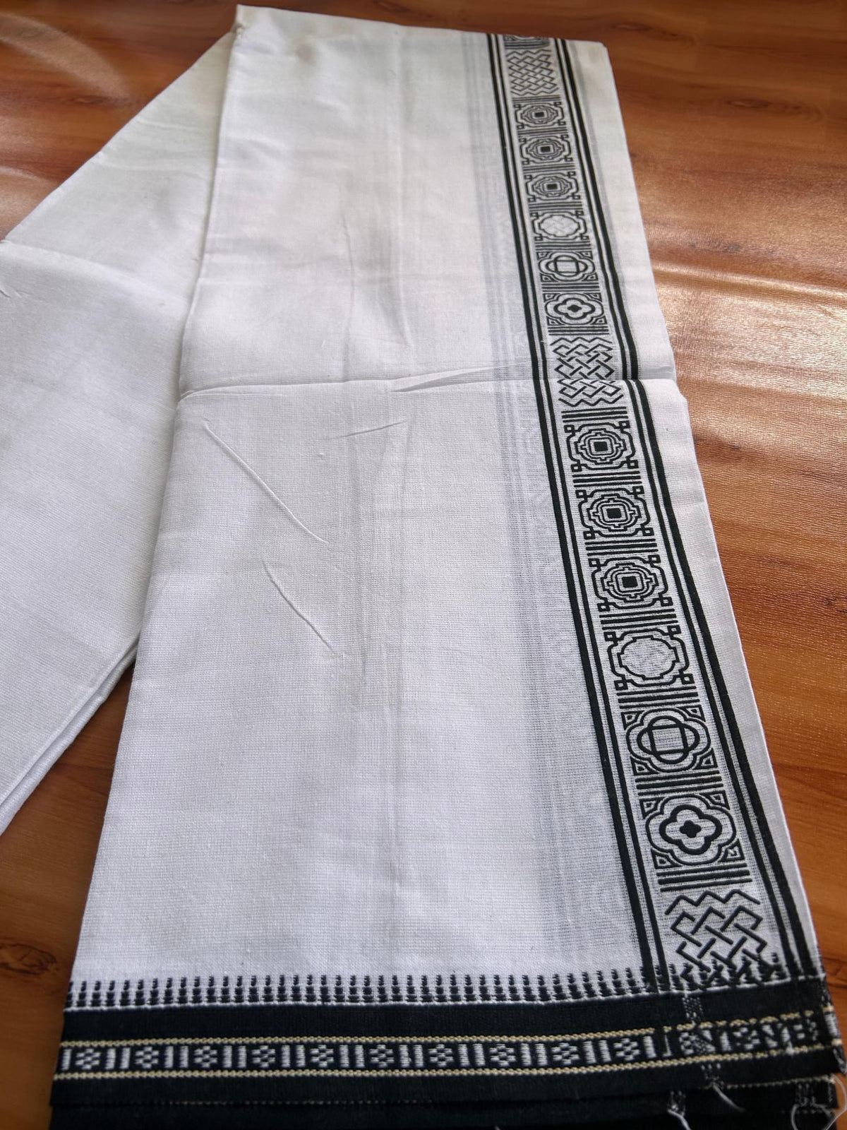 Single Kaily / Lungi - Kaitharikada - Mixed Cotton - 40s twisted - 2 inch Black Printed Design Kara With White Colour Body (2 meter / 4 muzham) - 49 KK8088 SAT